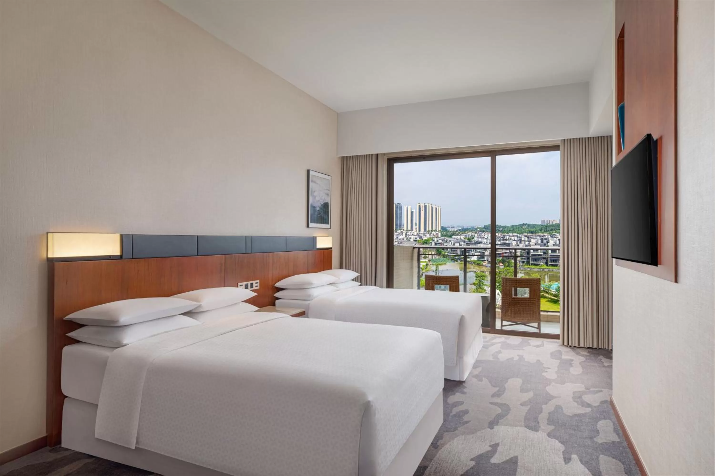 Photo of the whole room, Bed in Four Points by Sheraton Guangdong, Heshan