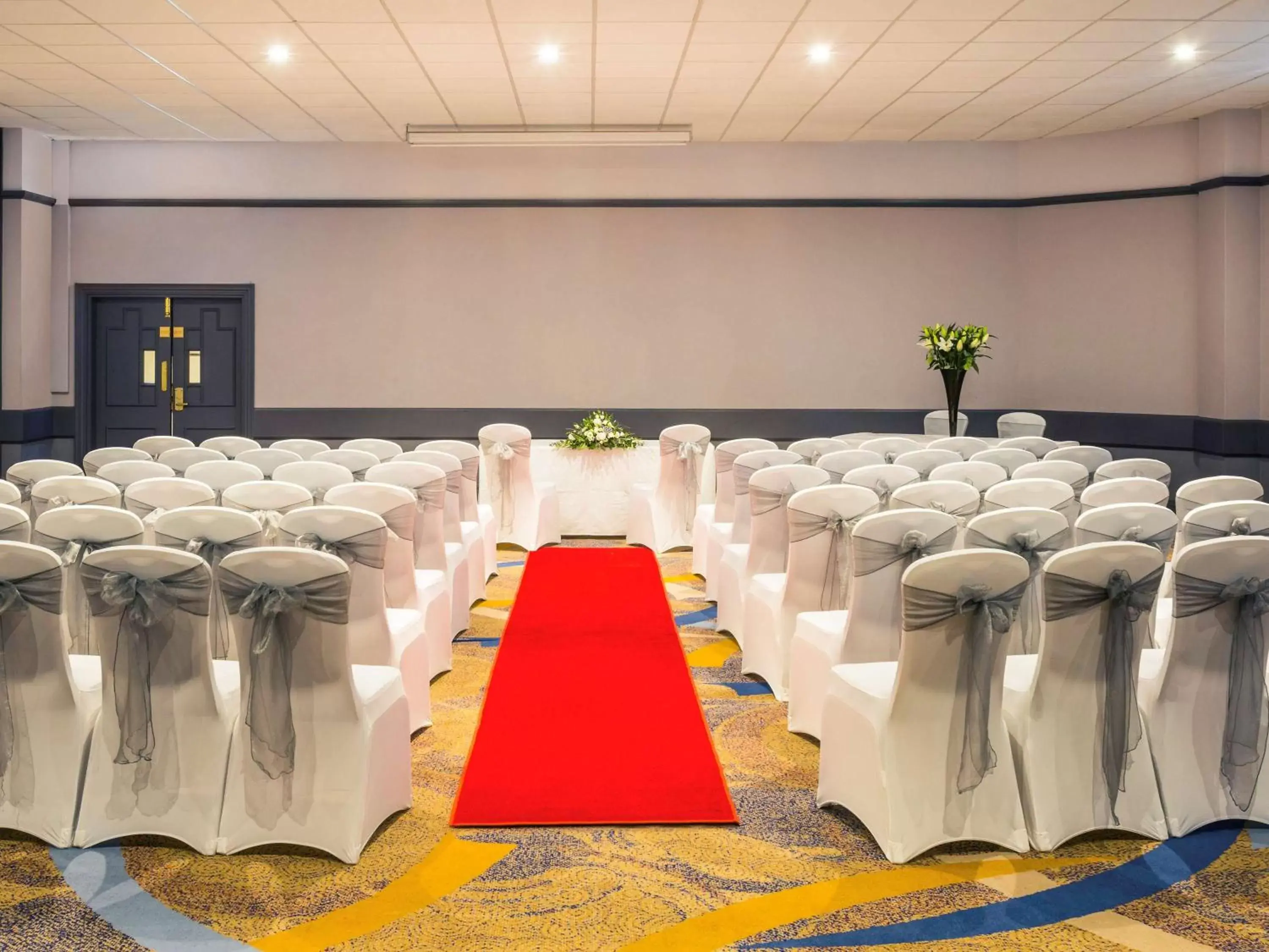 Lounge or bar, Banquet Facilities in Mercure Daventry Court Hotel