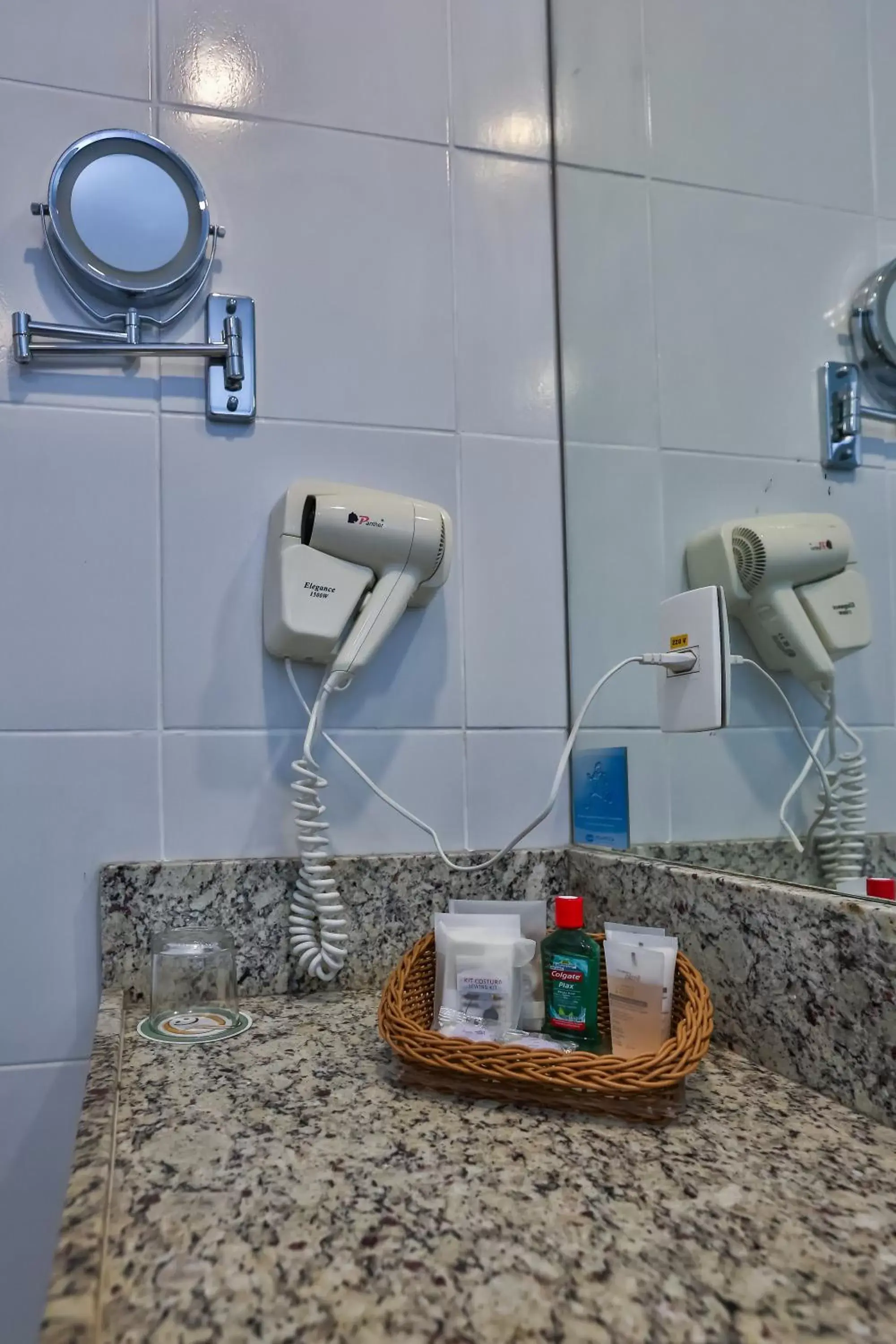 Bathroom in Quality Hotel Manaus