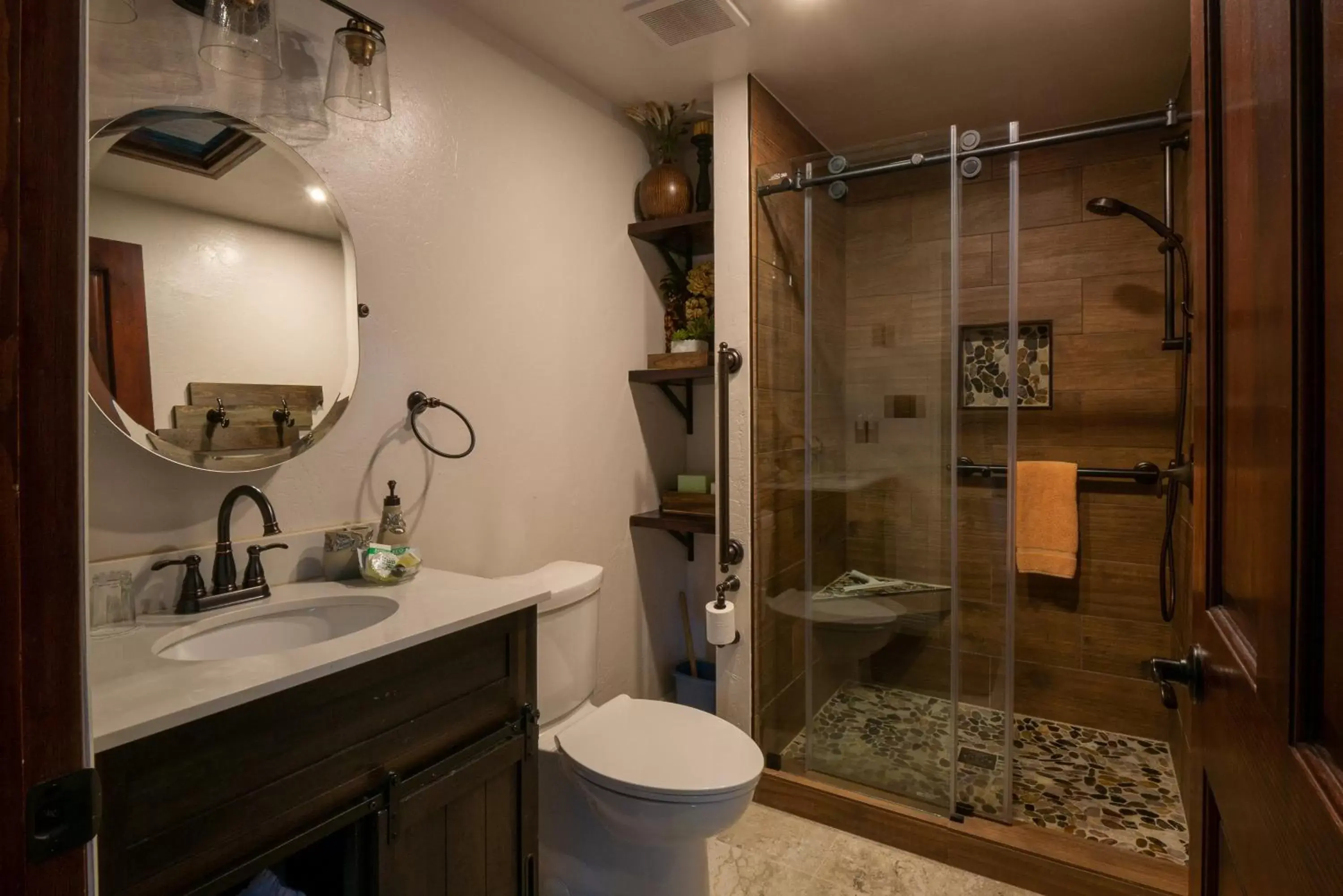 Bathroom in Apple Orchard Inn