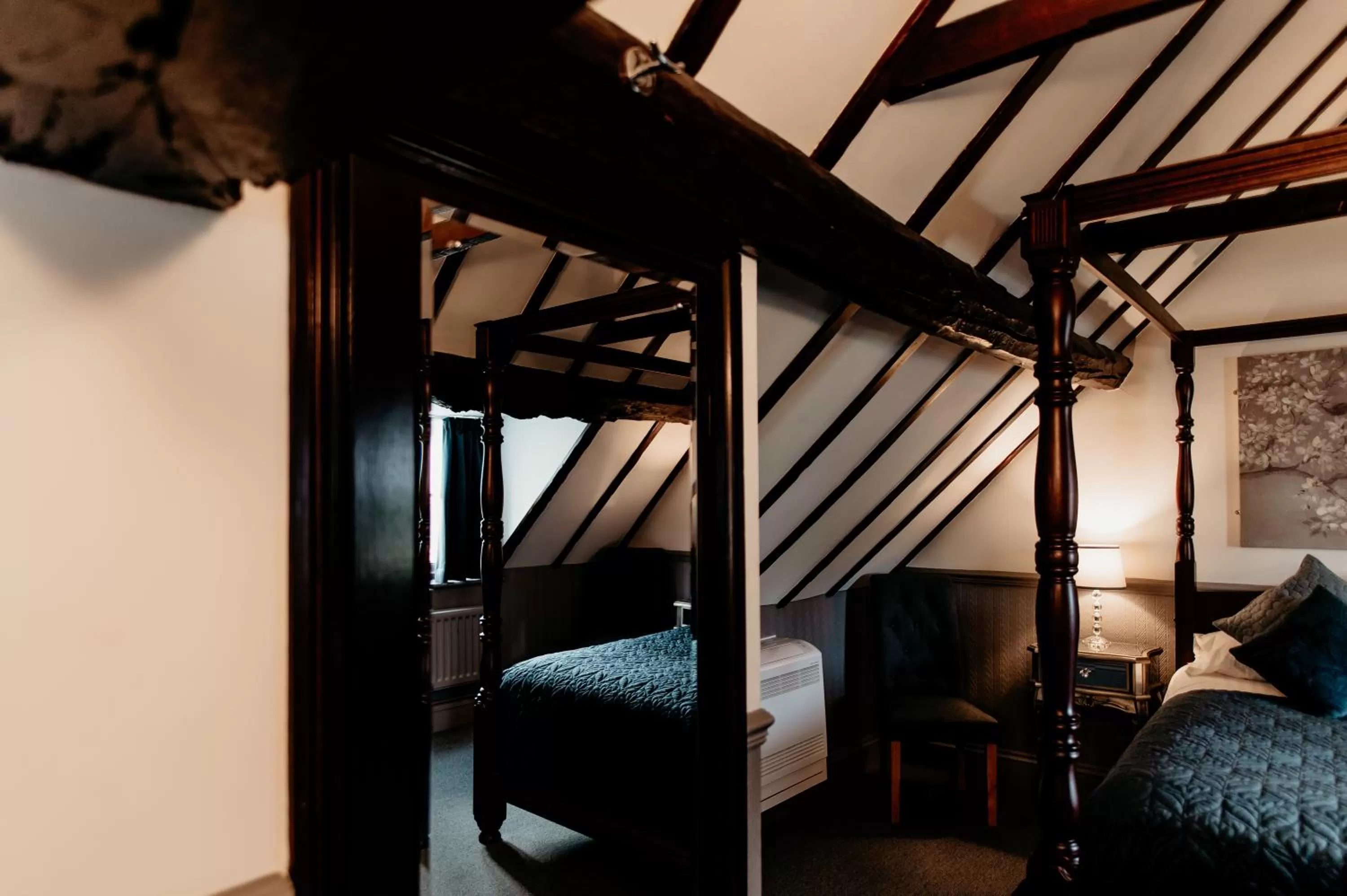 Bed in Oak Farm Hotel