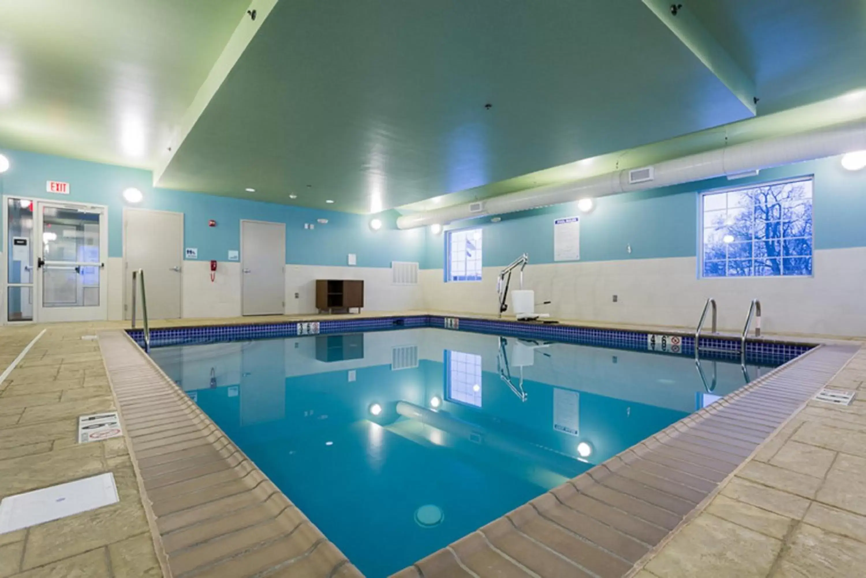 Swimming Pool in Holiday Inn Express Hotel & Suites Reading, an IHG Hotel