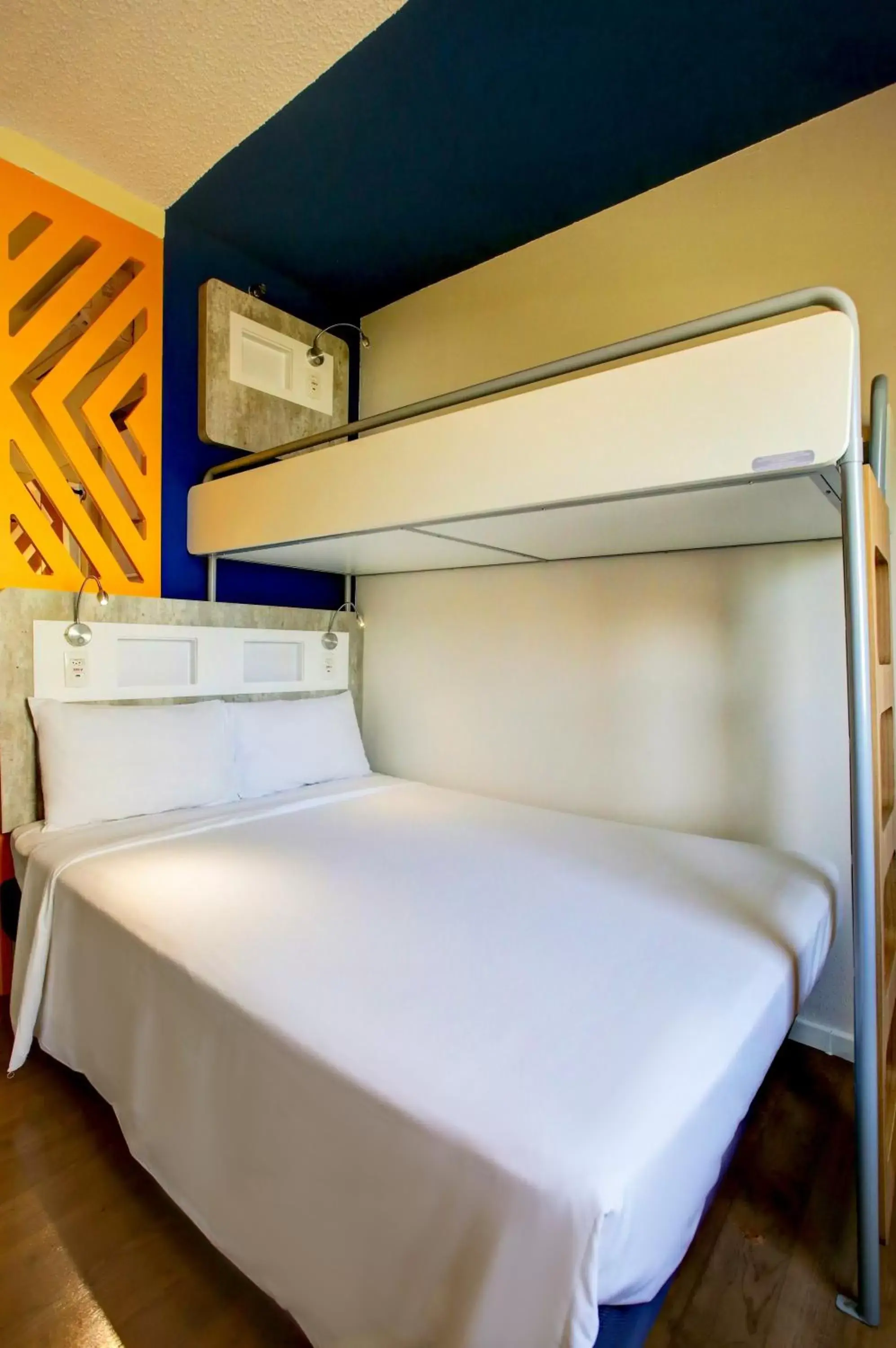 Bed, Bunk Bed in ibis budget Tambore