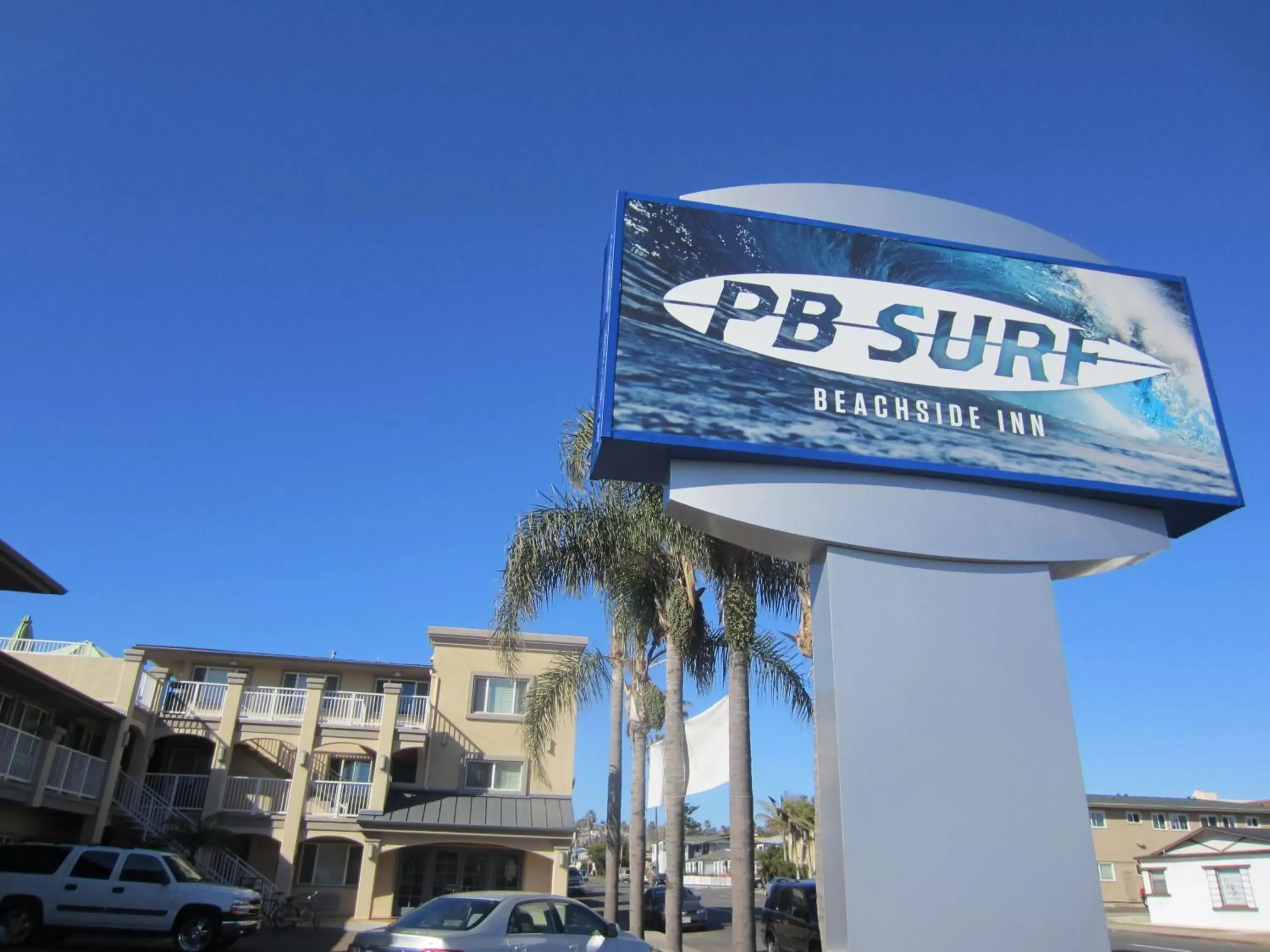 Day, Property Building in PB Surf Beachside Inn