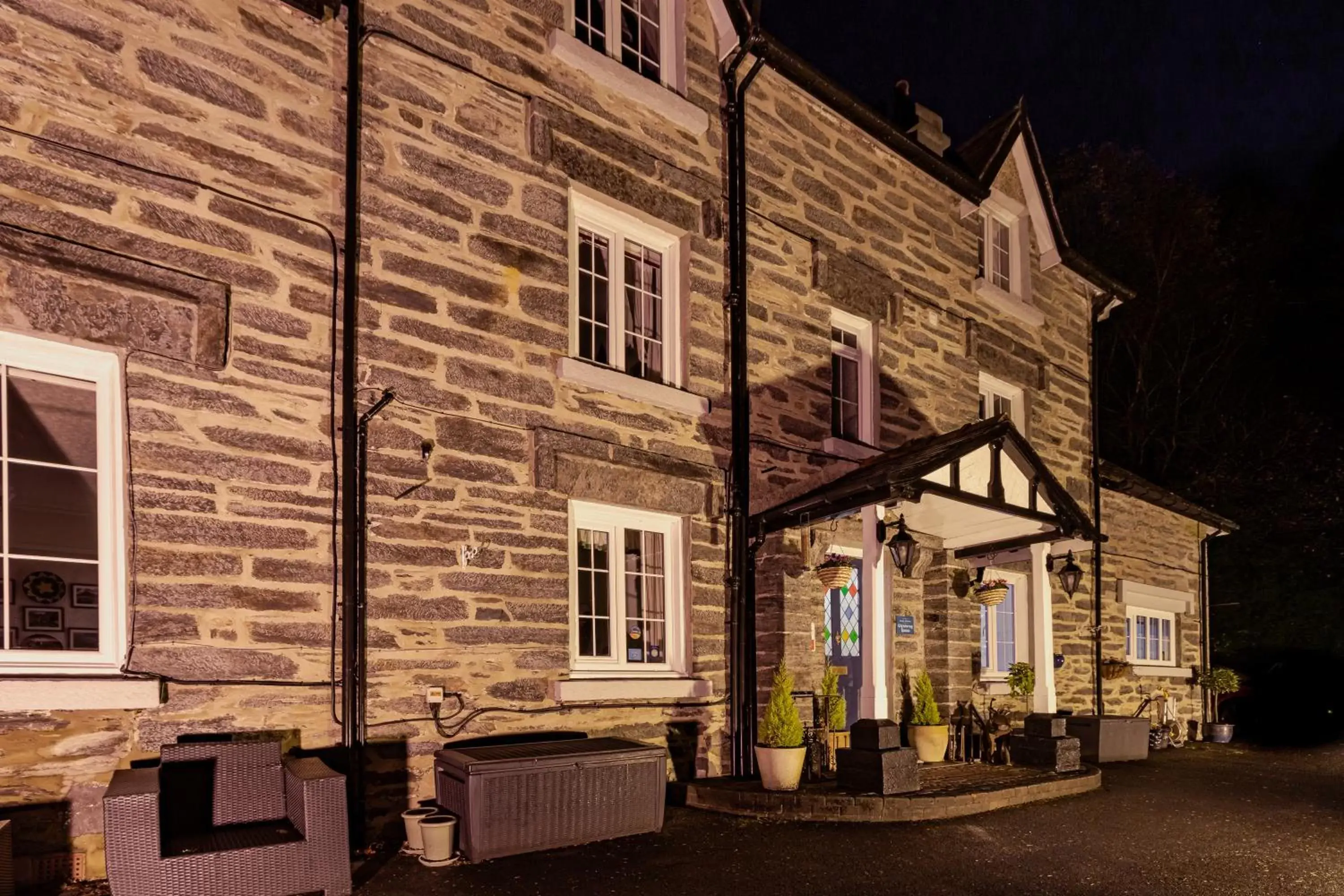 Property Building in Glyntwrog House