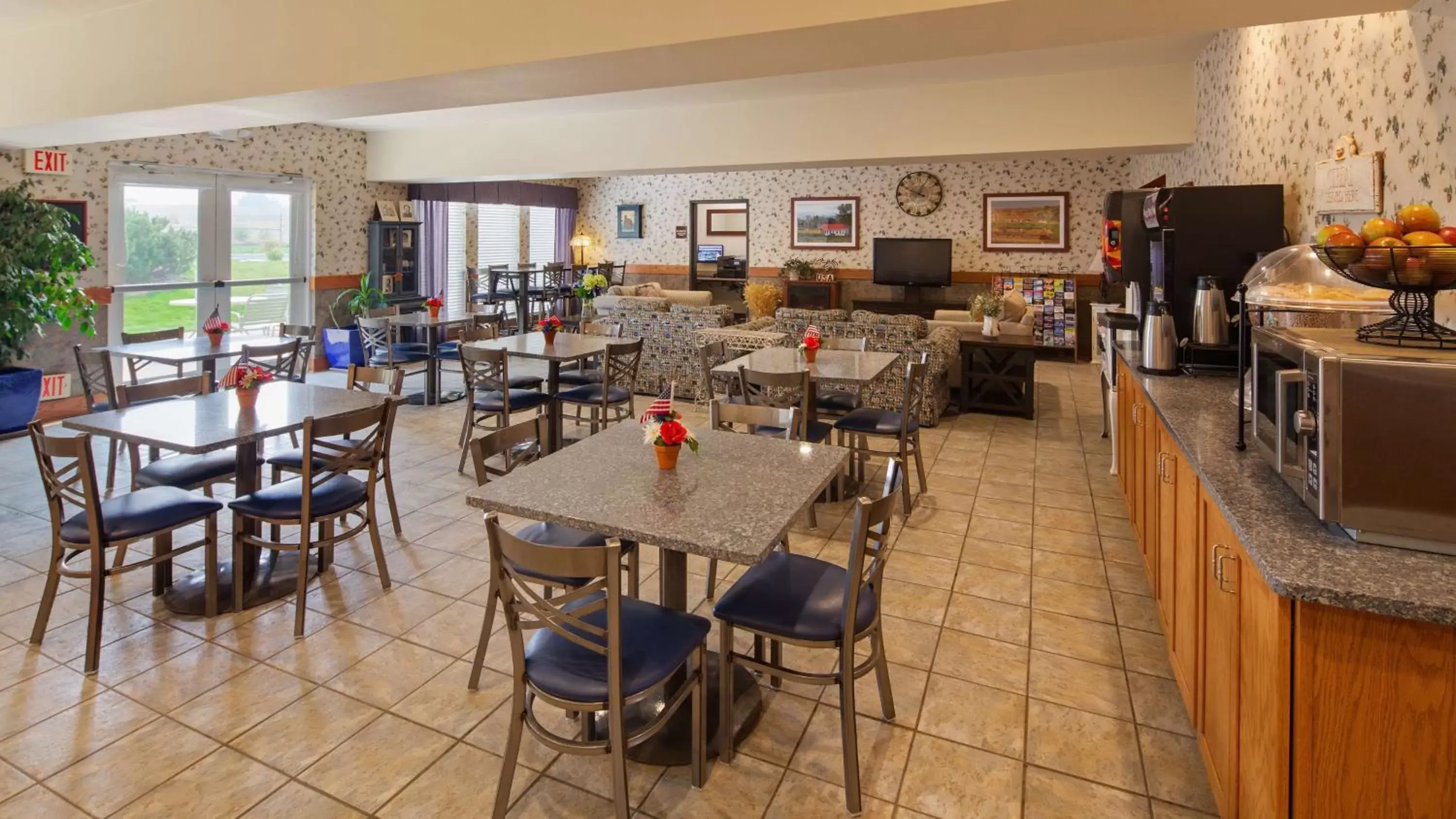 Restaurant/Places to Eat in Best Western Bronco Inn