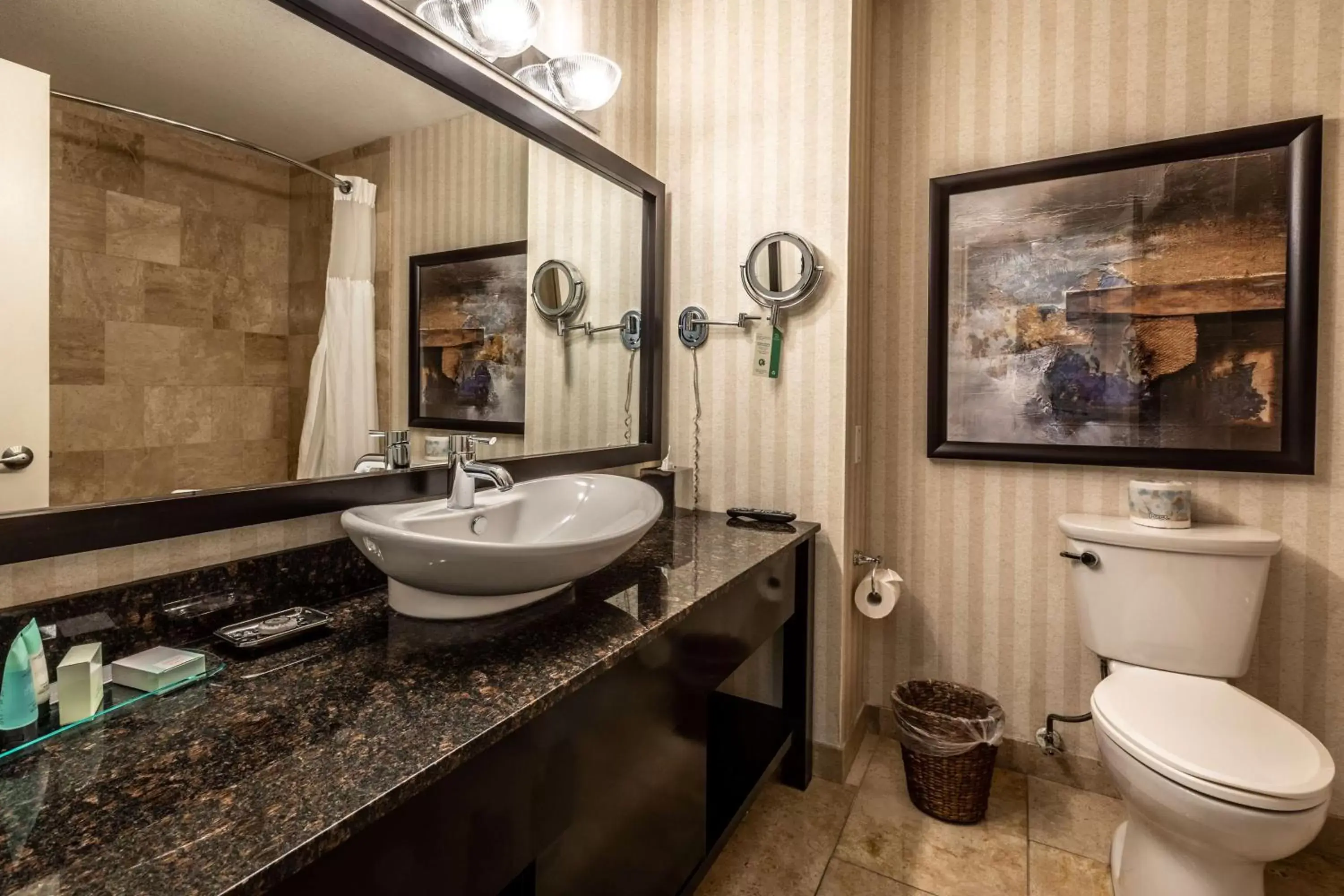 Photo of the whole room, Bathroom in Prestige Lakeside Resort, WorldHotels Elite