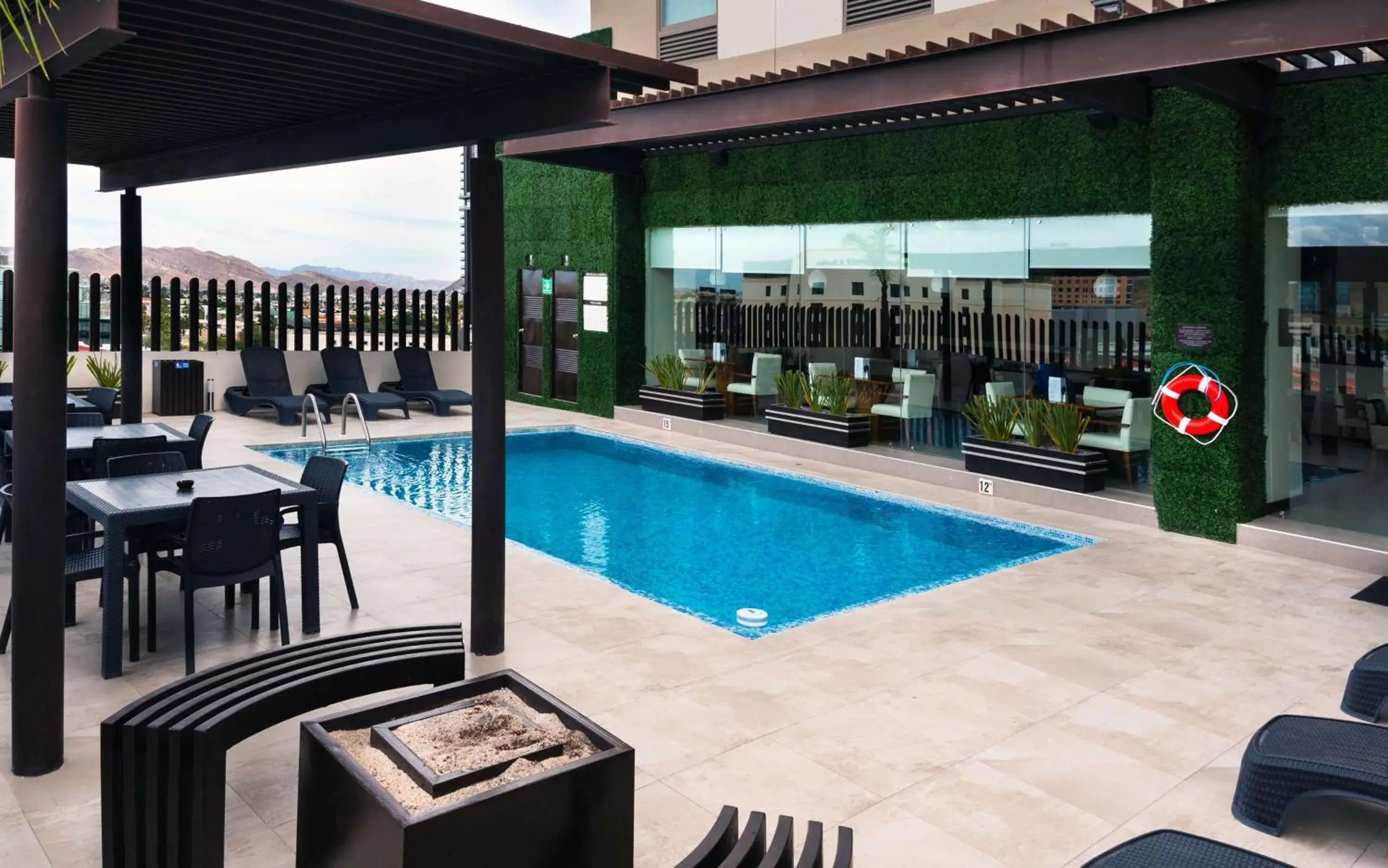 Pool view in Best Western Plus Chihuahua Juventud Pool view in Best Western Plus Chihuahua Juventud