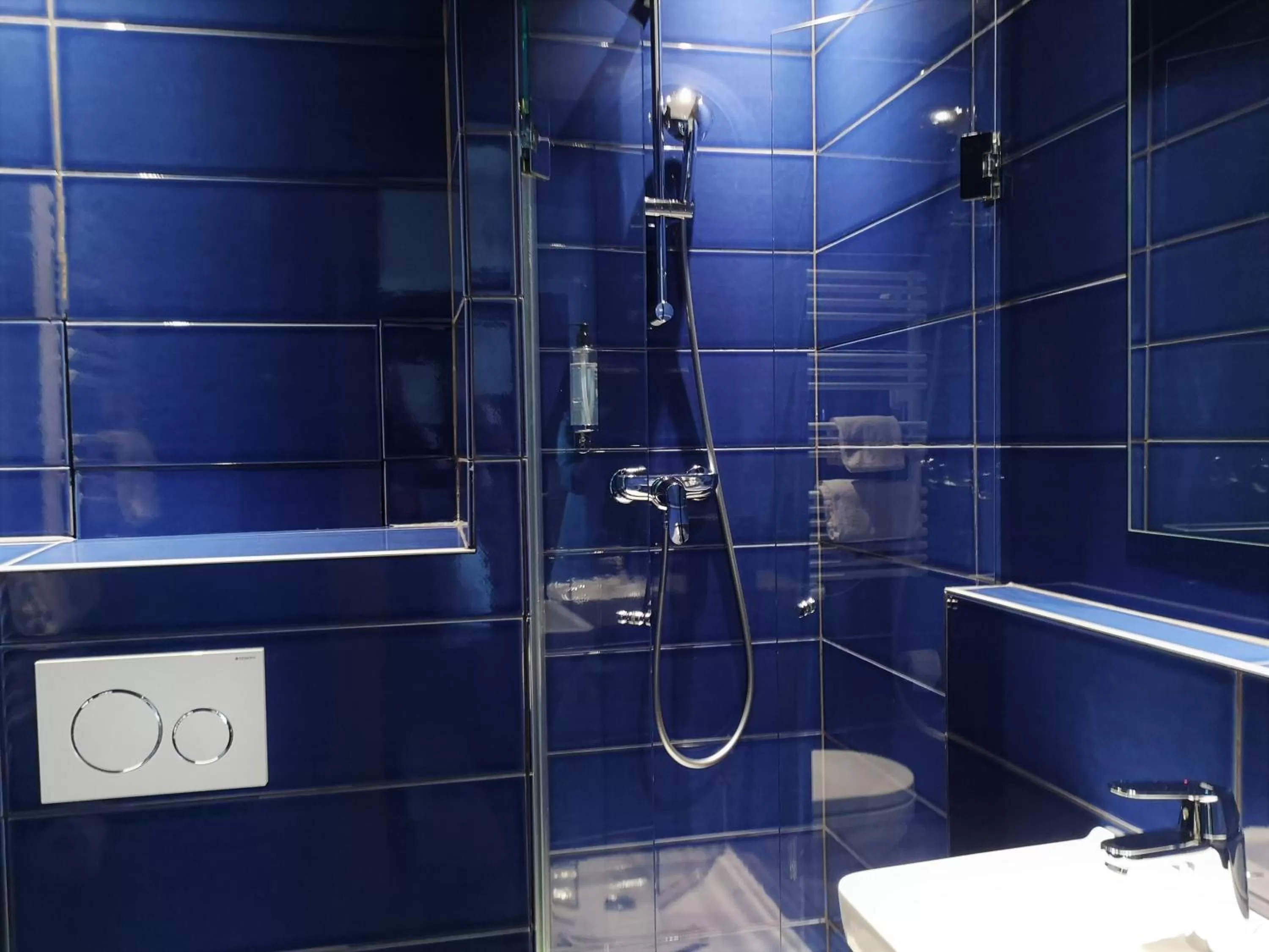 Bathroom in Libertel Gare Du Nord Suede