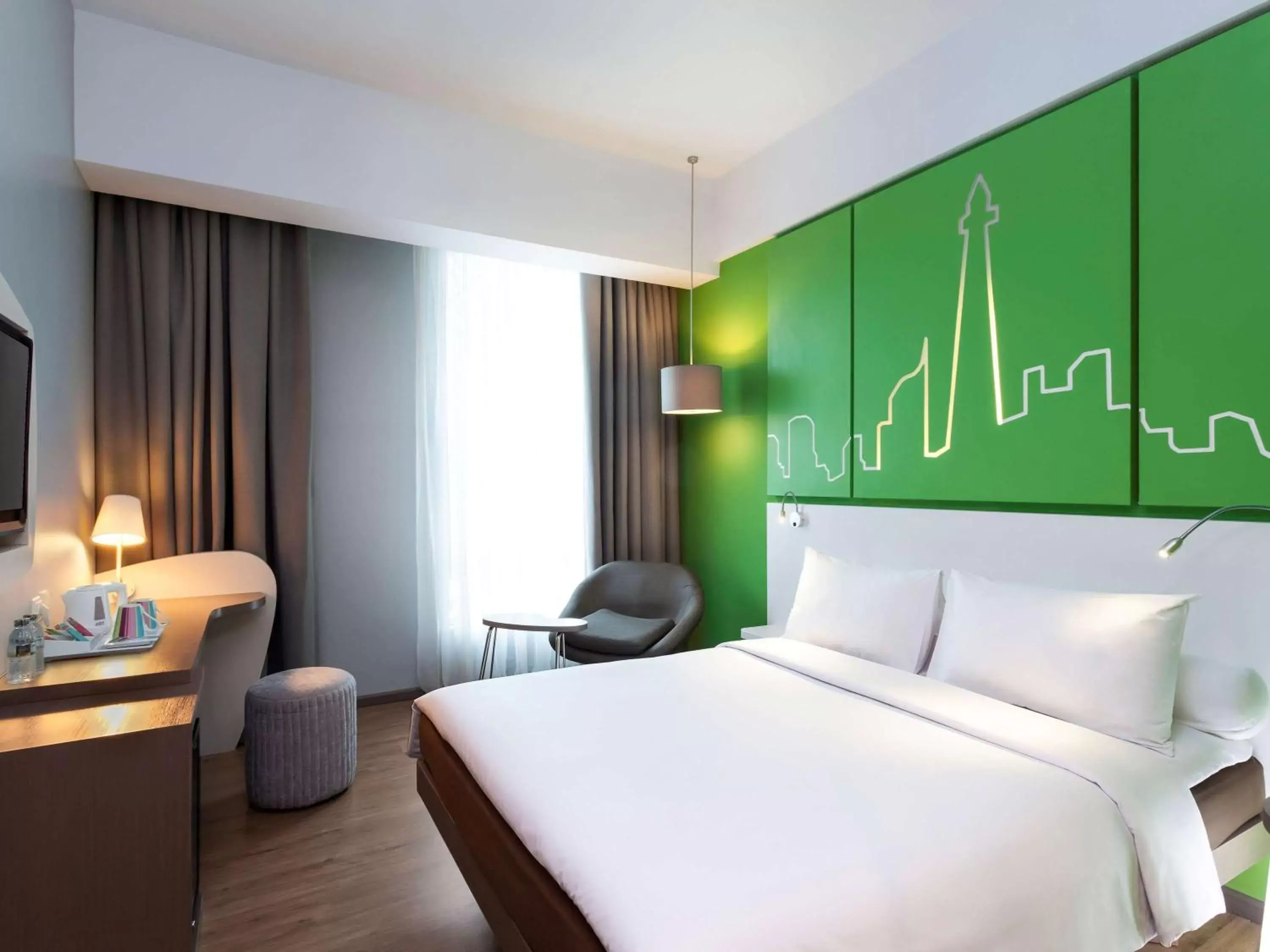 Photo of the whole room, Bed in All Seasons Jakarta Thamrin