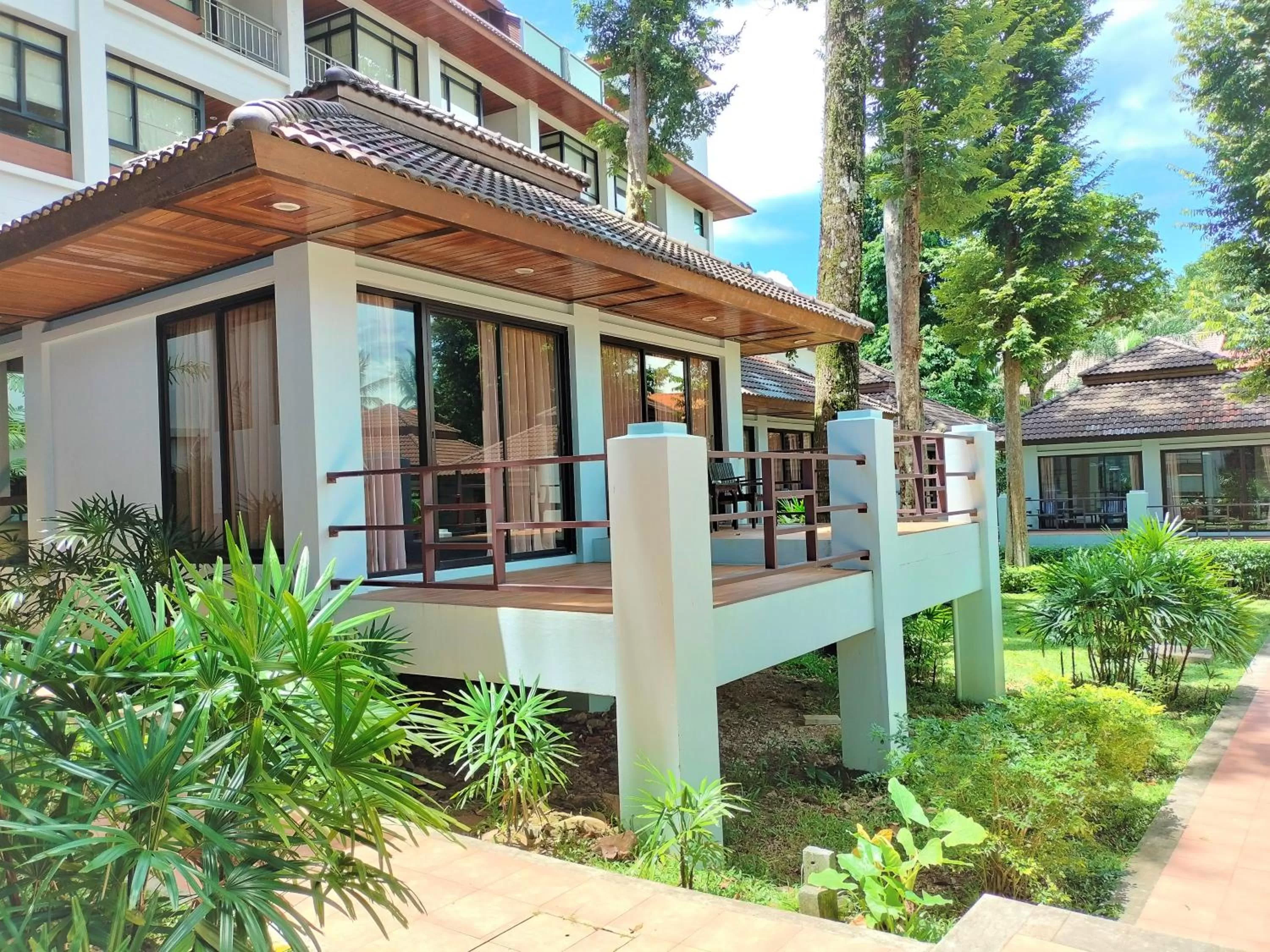 Property building in Chang Buri Resort & Koh Chang Hillside