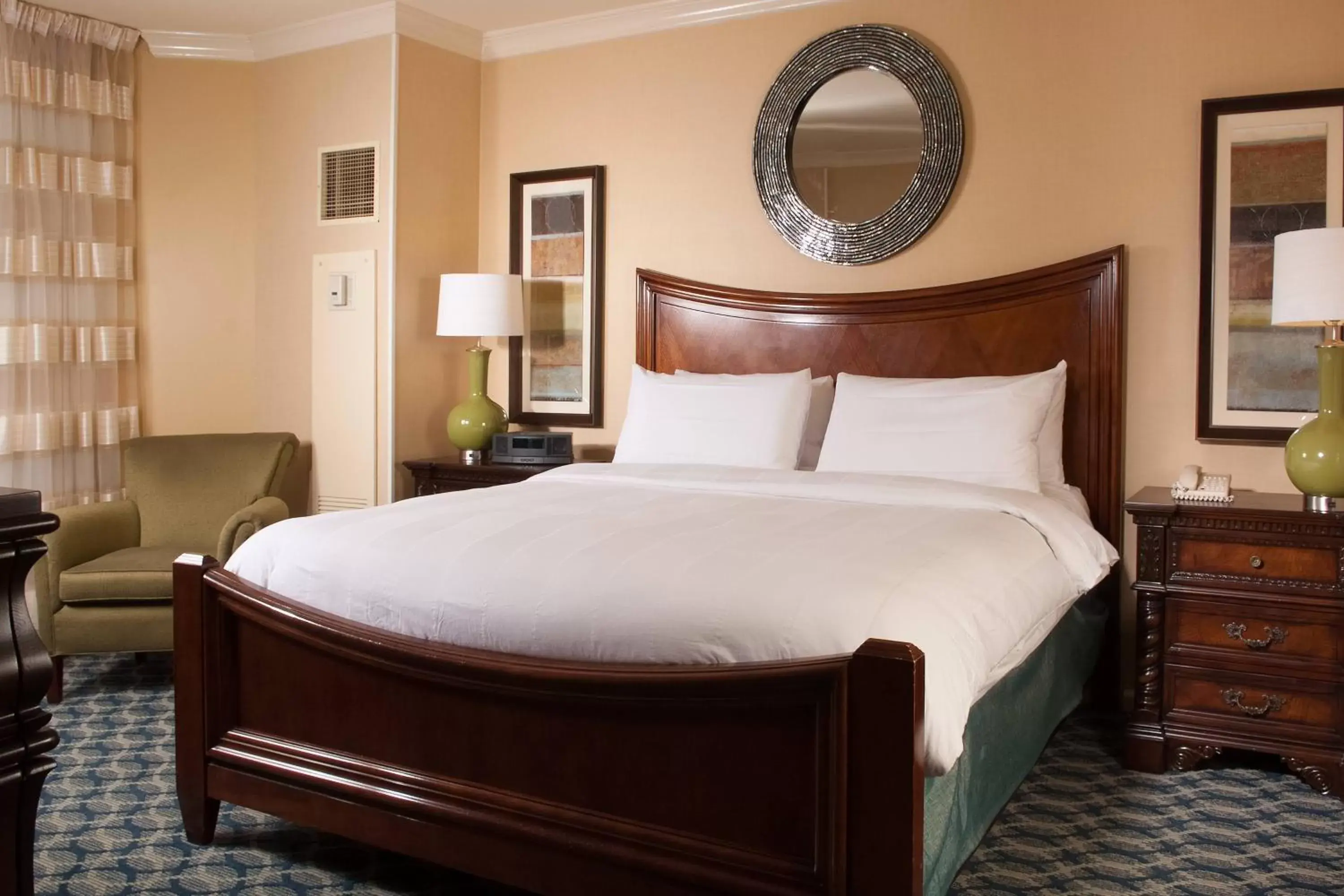 Bedroom, Bed in Greenville Marriott