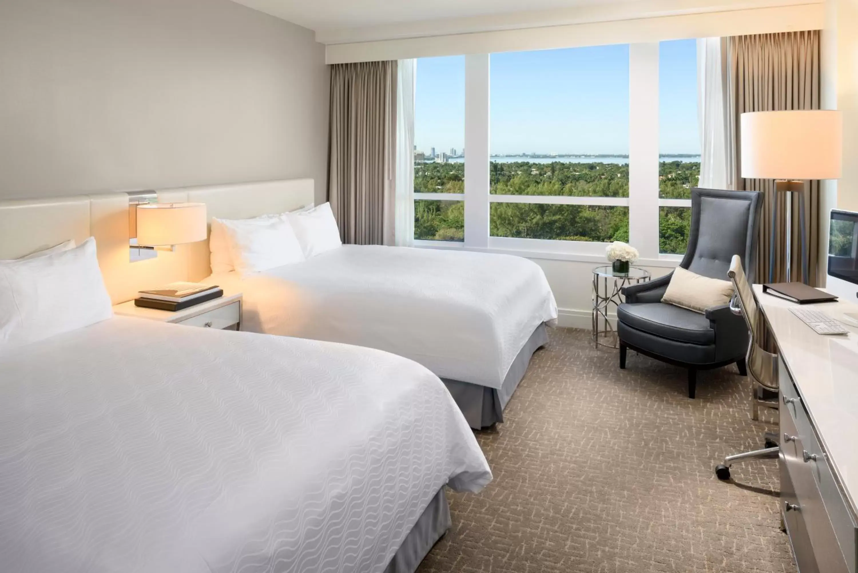 Bed, Room Photo in Fontainebleau Miami Beach