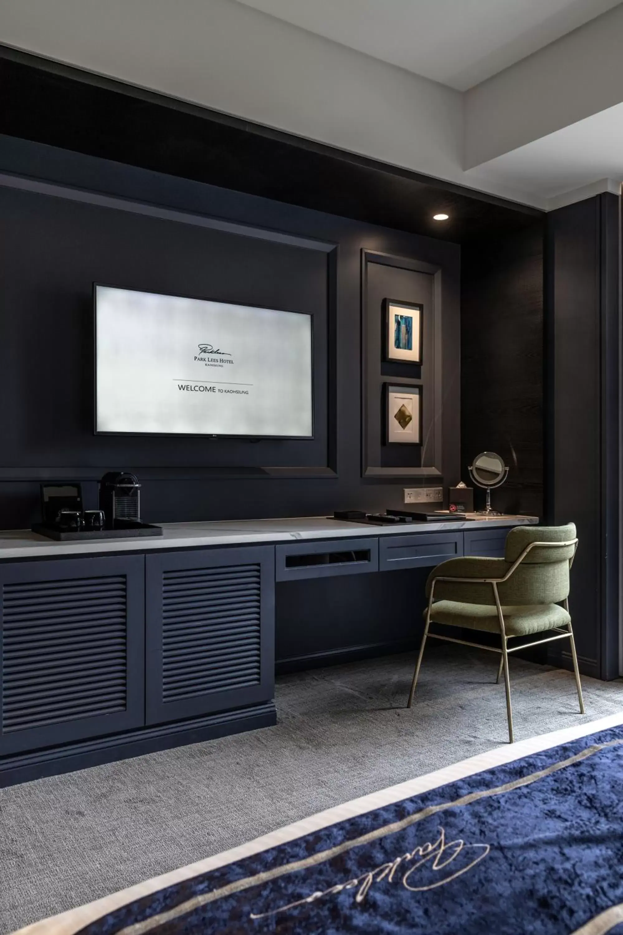 TV/Entertainment Center in Park Lees Hotel