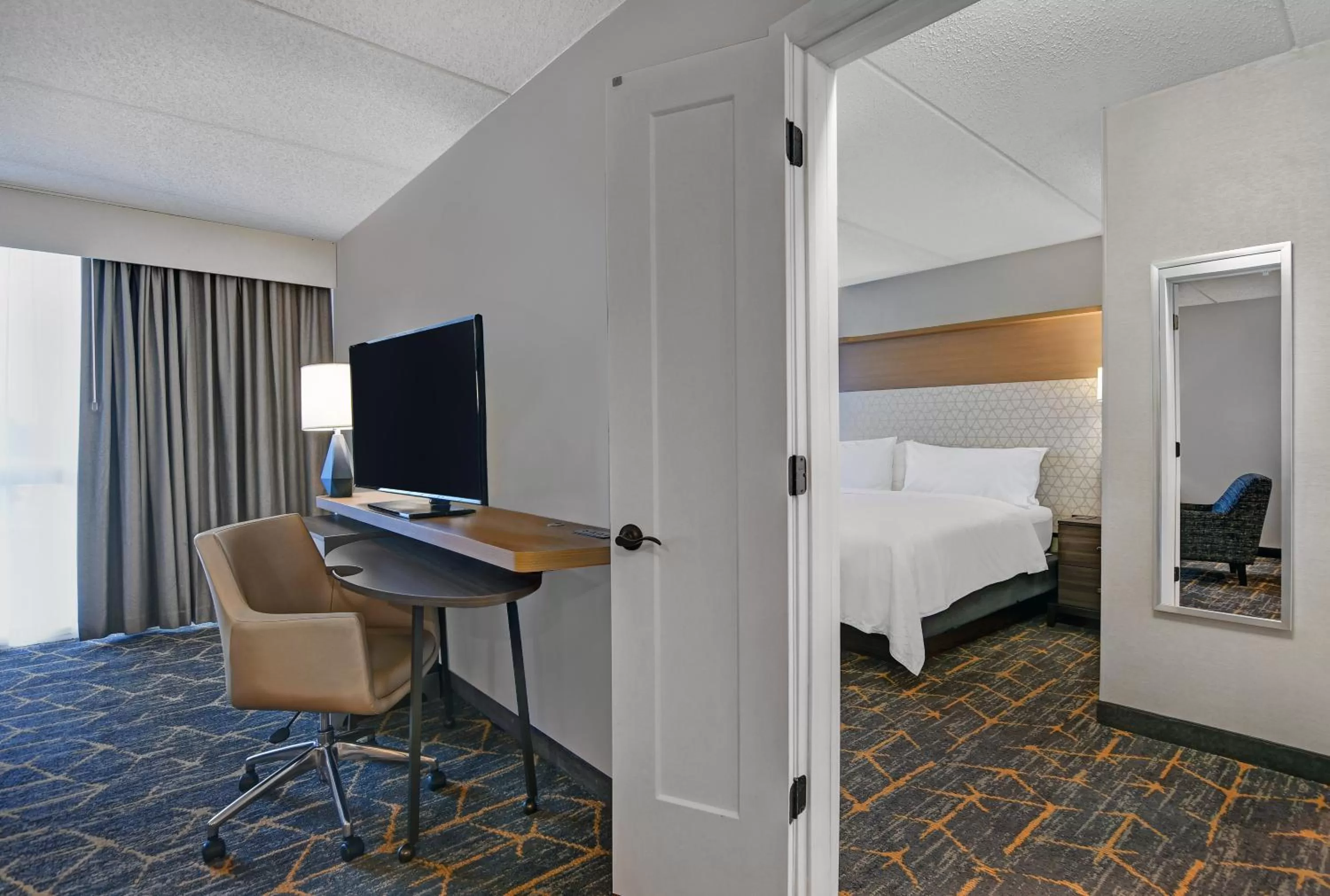 Photo of the whole room, Bed in Holiday Inn Philadelphia-Cherry Hill by IHG