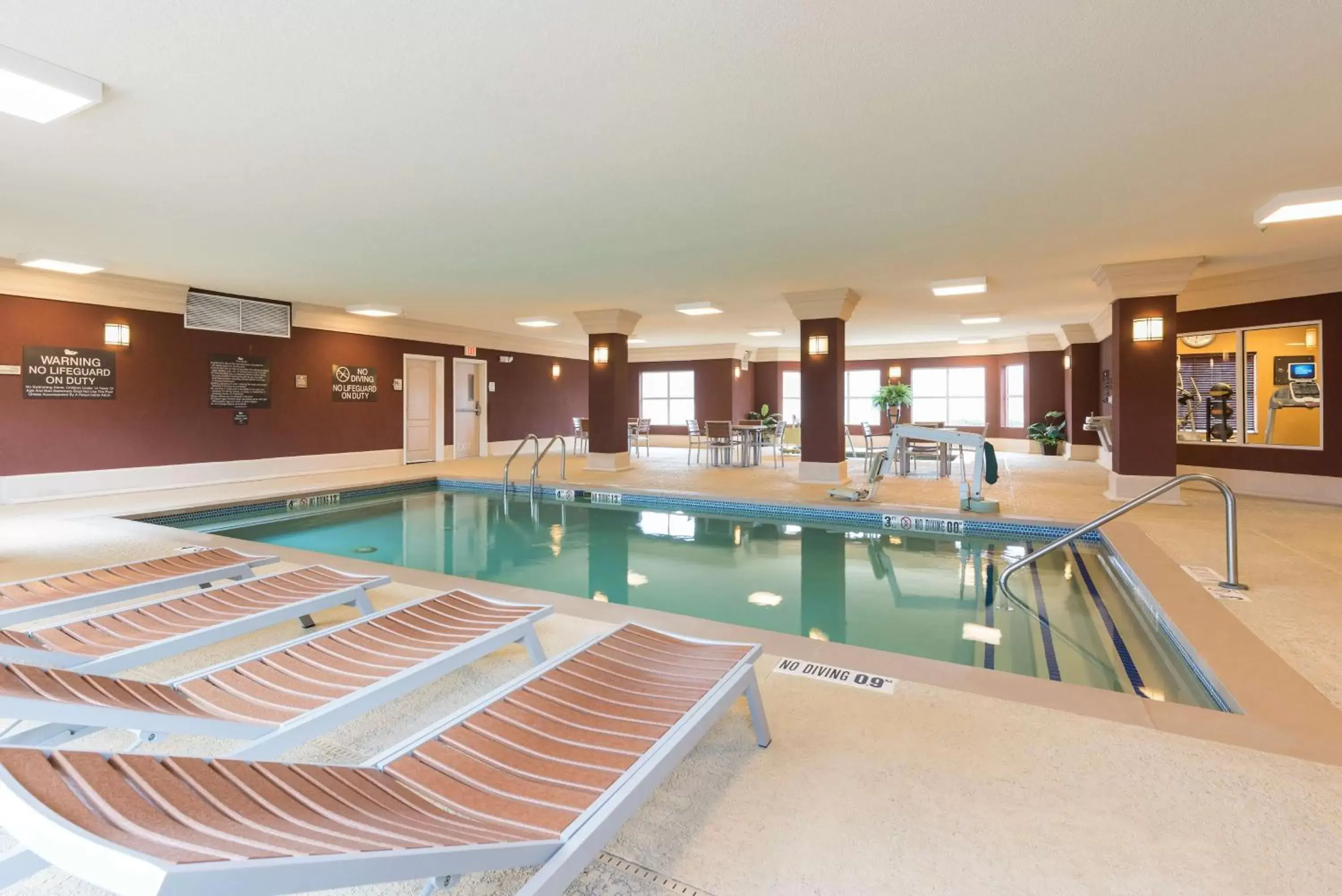 Swimming Pool in Homewood Suites by Hilton Bloomington