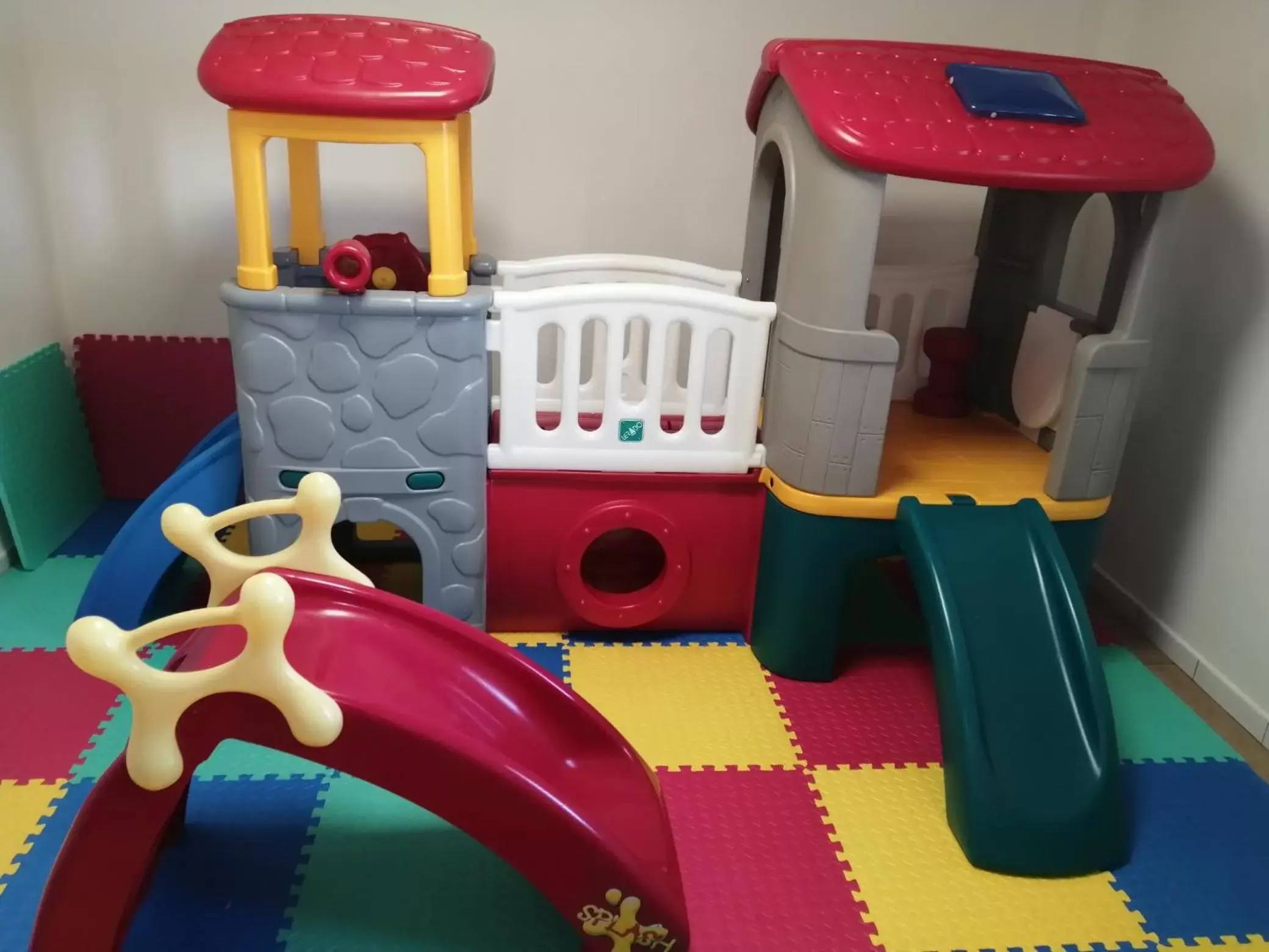 Children play ground, Kid's Club in Esseneto Rooms