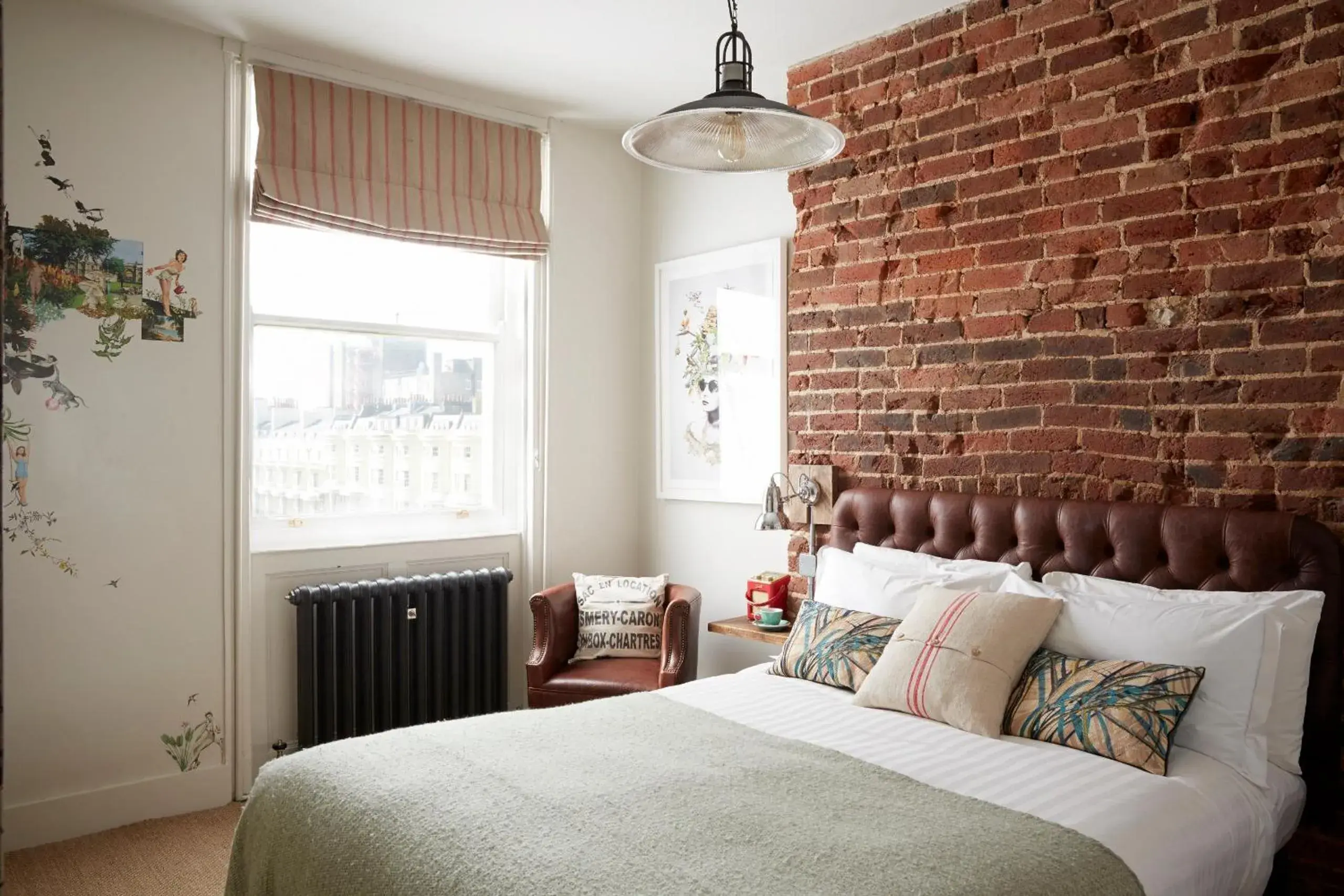 Bedroom, Bed in Artist Residence Brighton