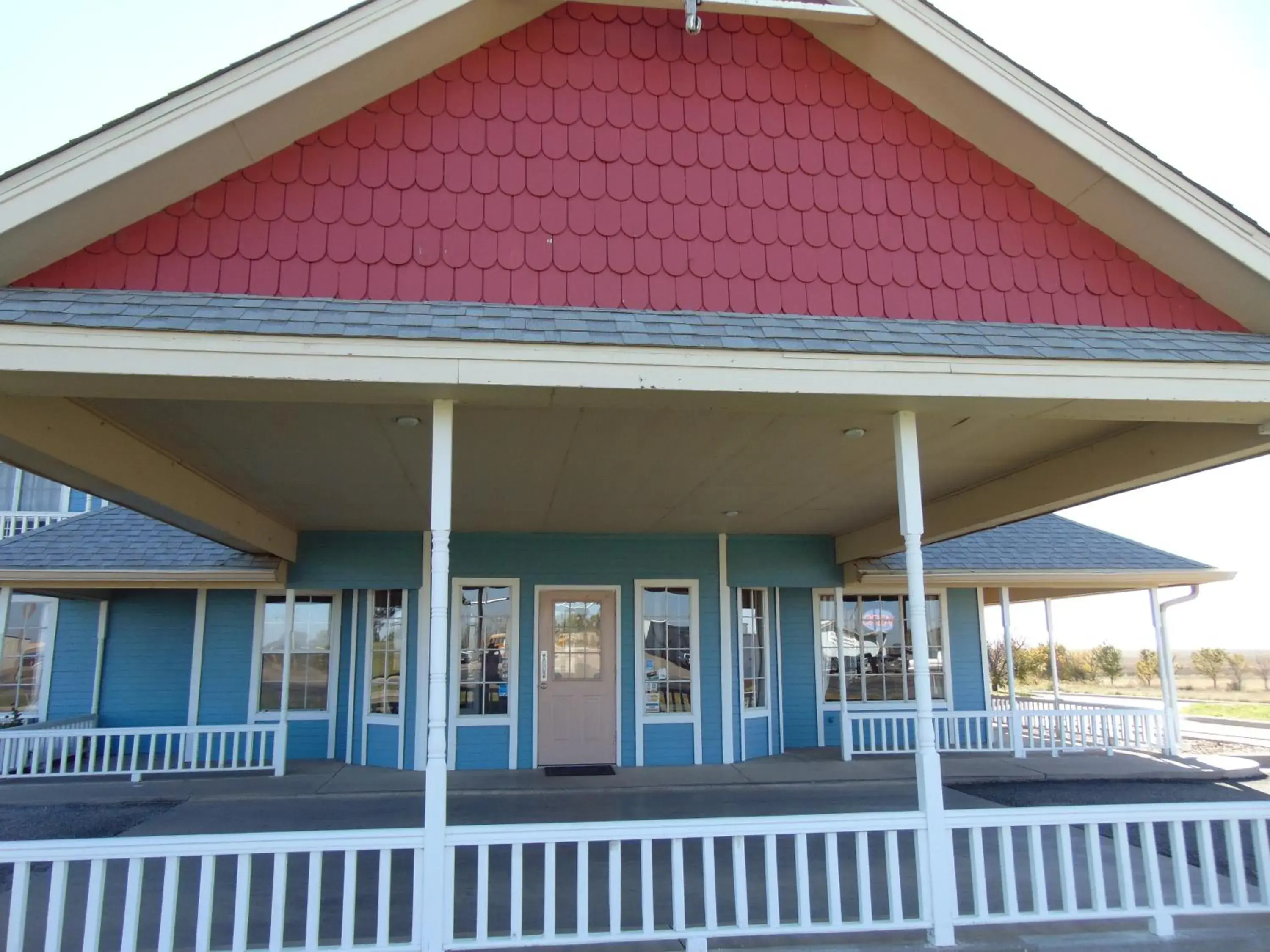 Property Building in Heritage House Inn