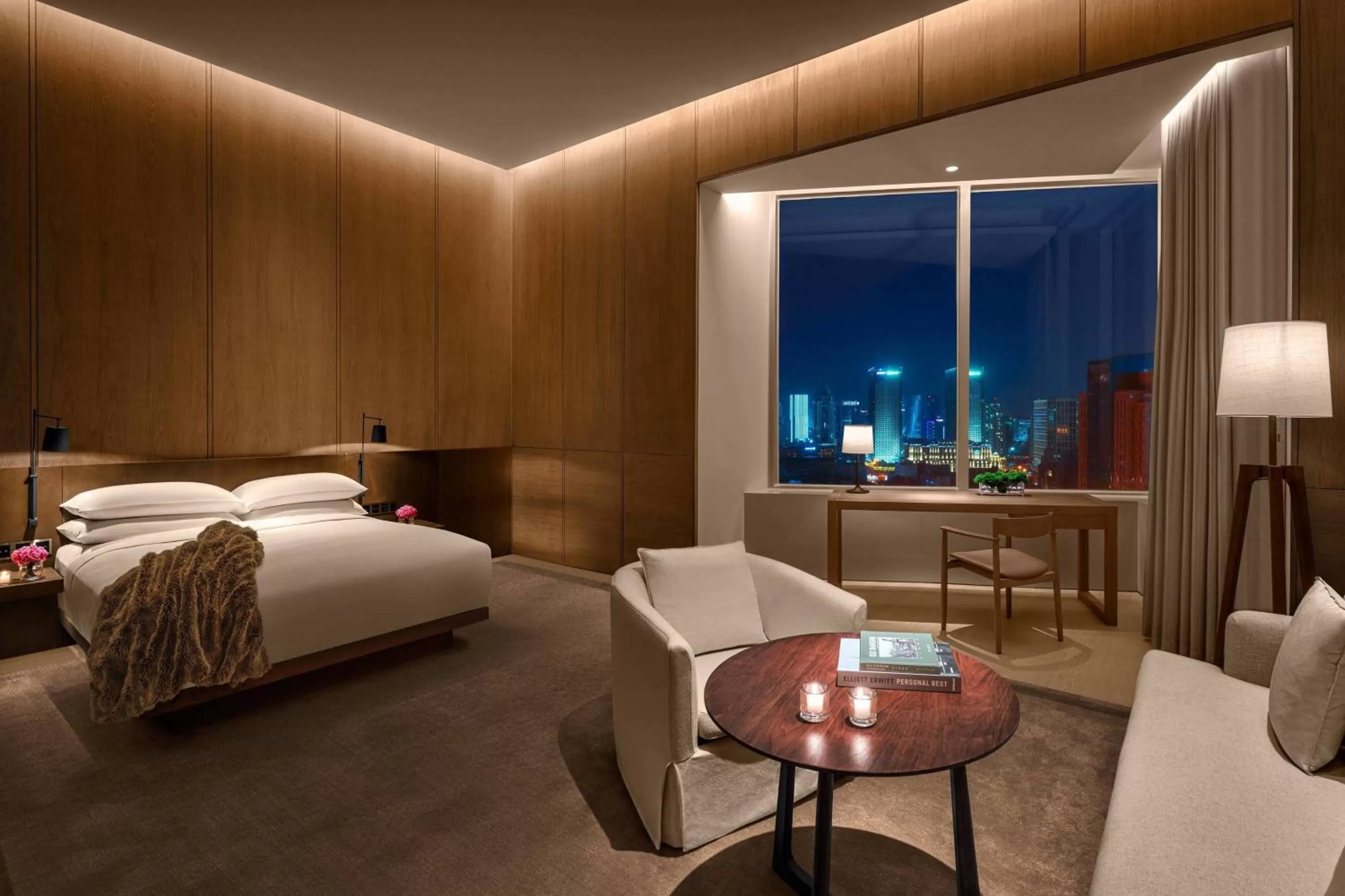 Photo of the whole room, Bed in The Shanghai EDITION