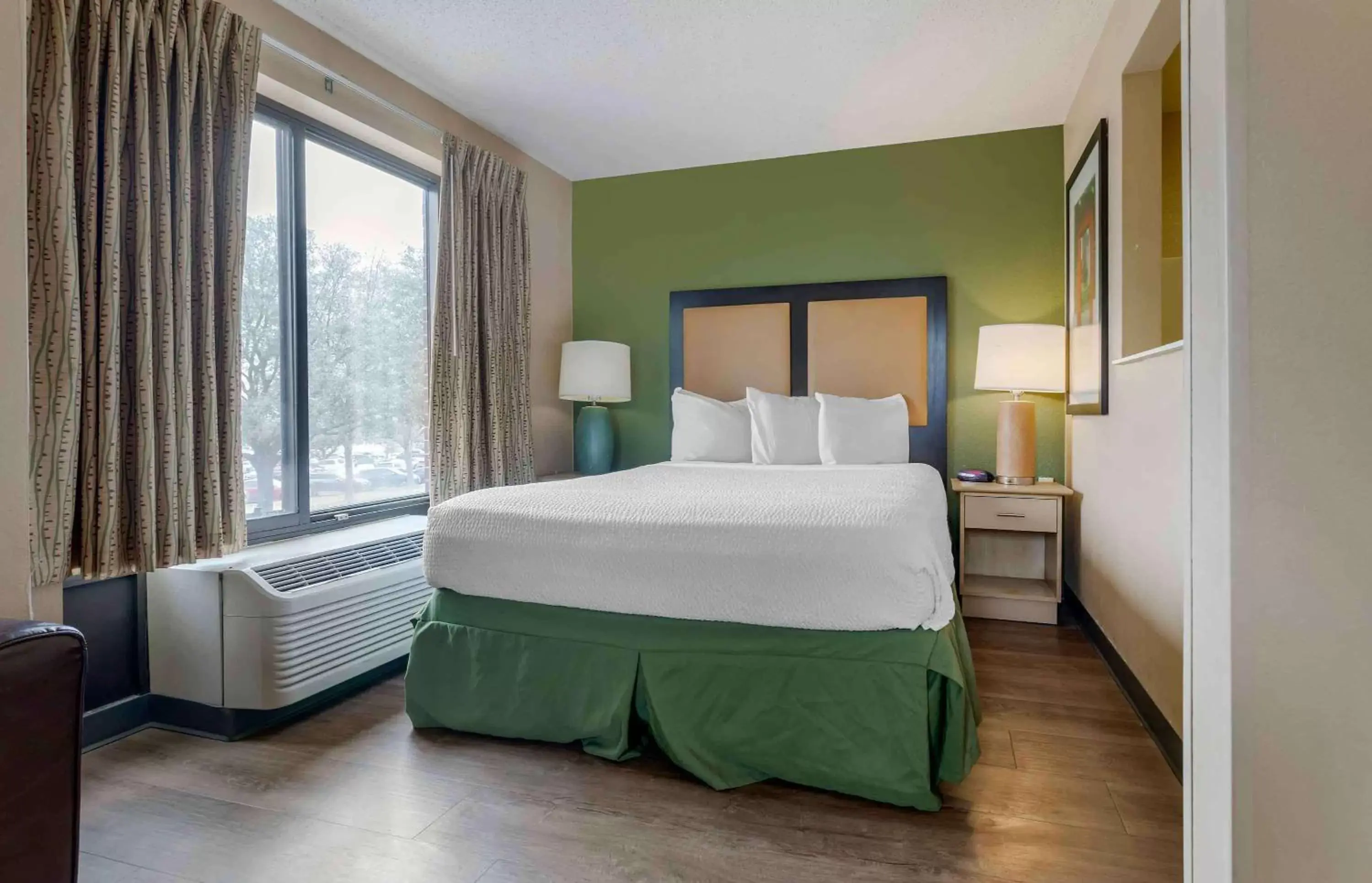 Bedroom, Bed in Extended Stay America Suites - Austin - Metro