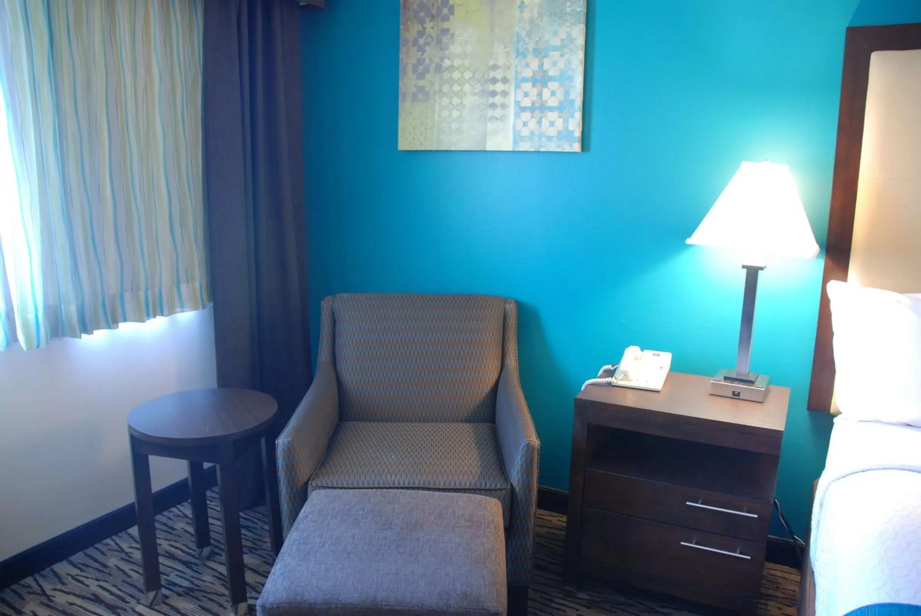 Photo of the whole room, Seating Area in Best Western Baraboo Inn