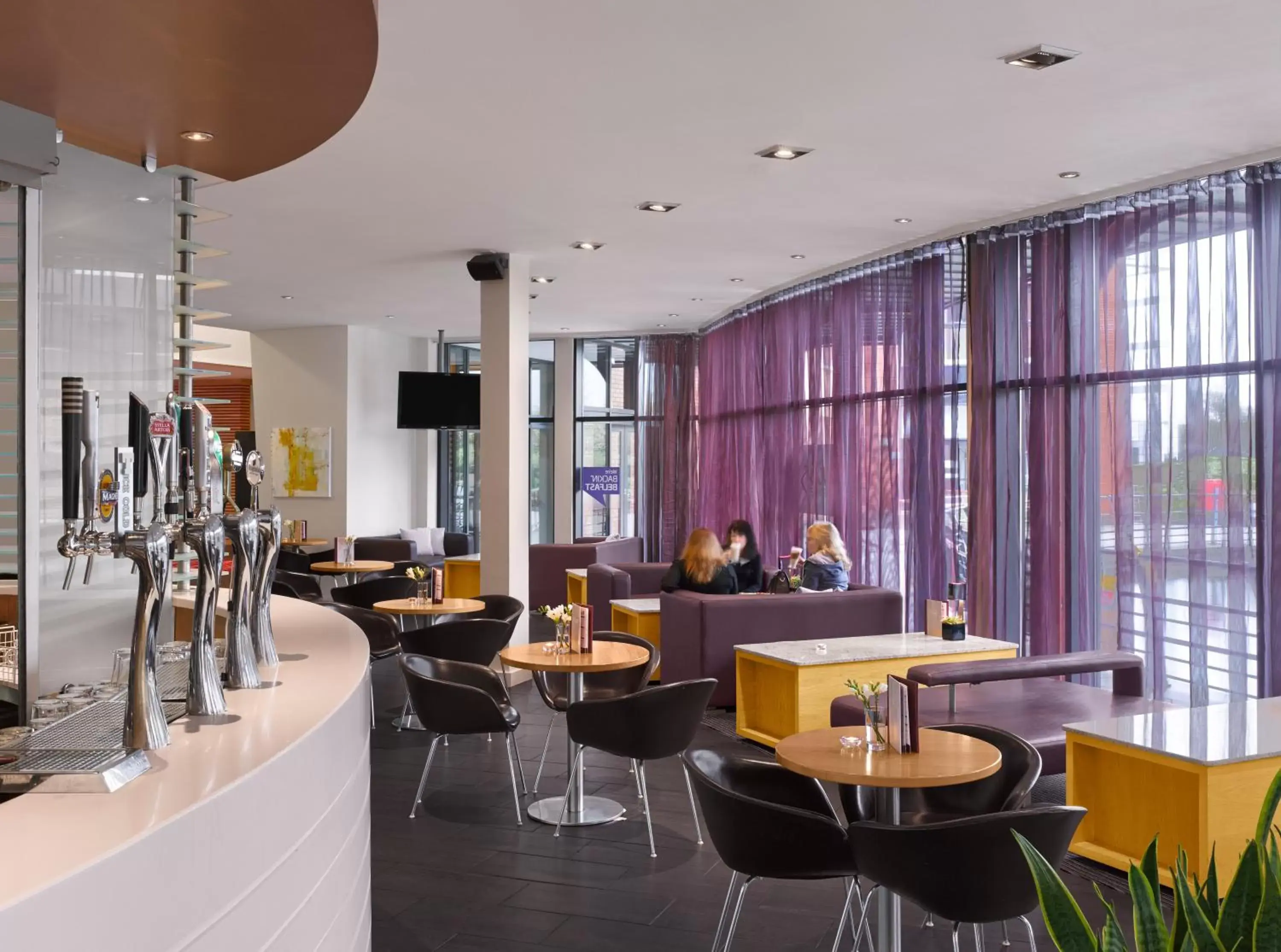 Lounge or bar, Lounge/Bar in Radisson Blu Hotel Belfast
