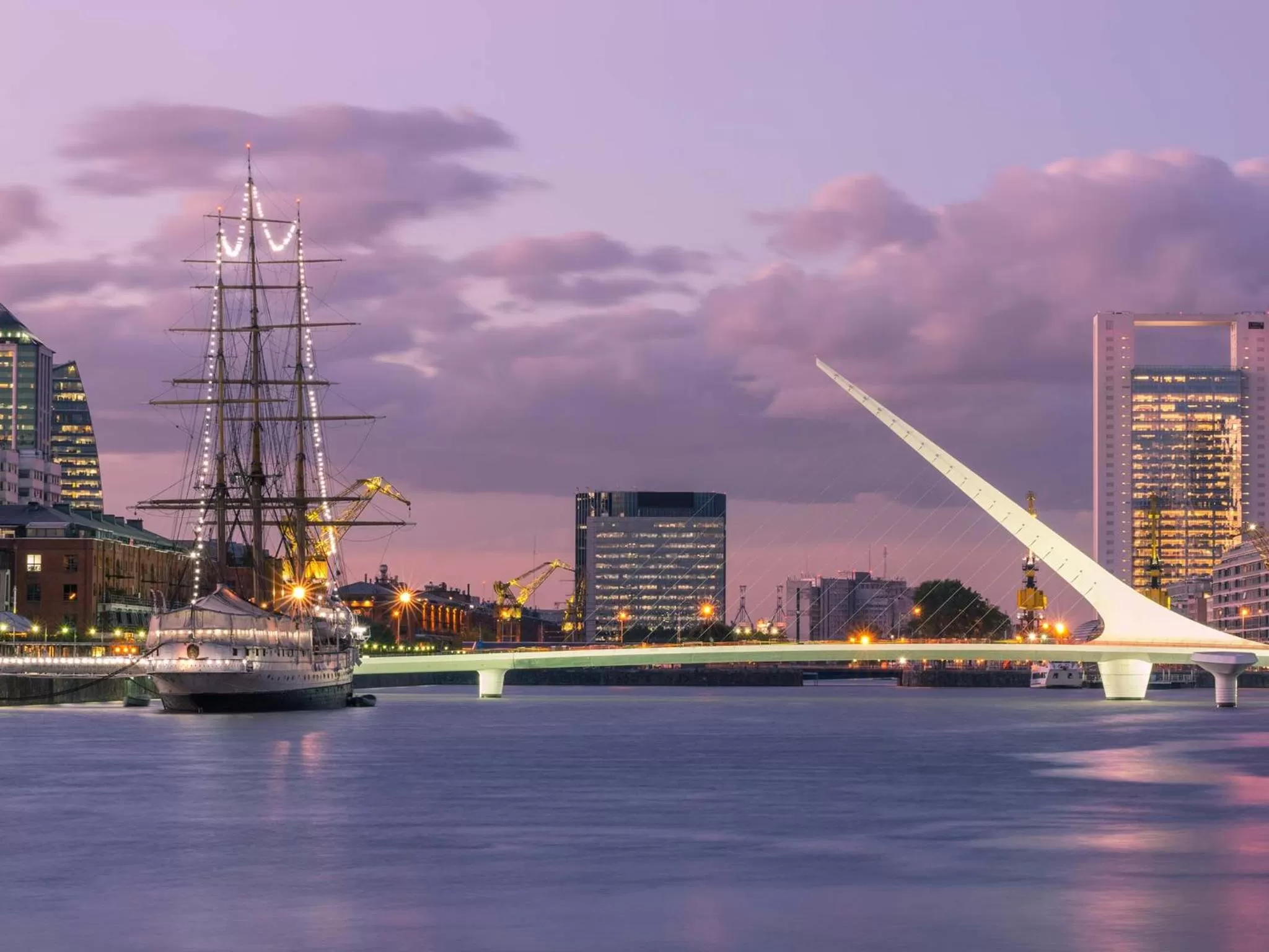 Nearby landmark in HTL City Baires