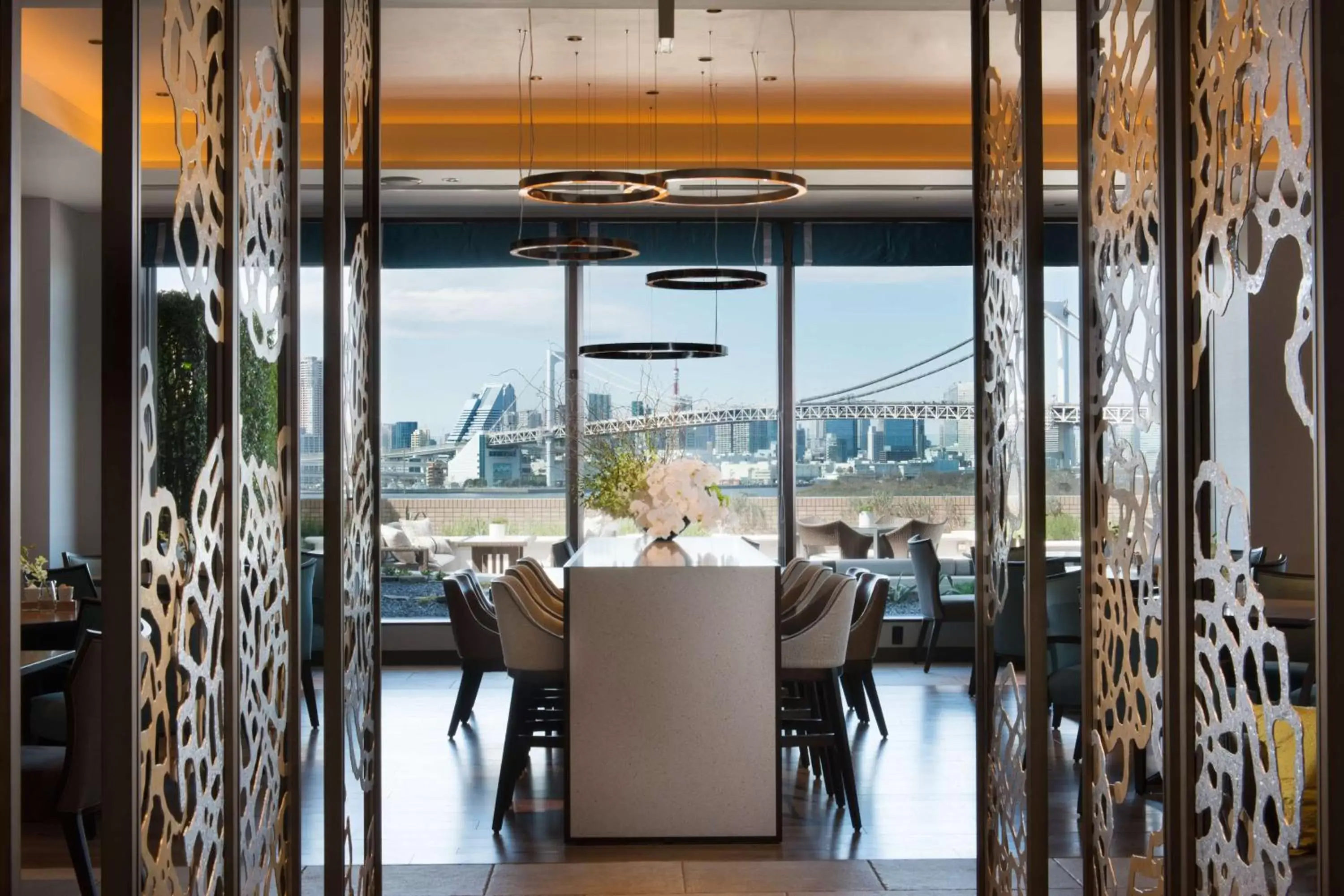 Property building, Restaurant/Places to Eat in Hilton Tokyo Odaiba