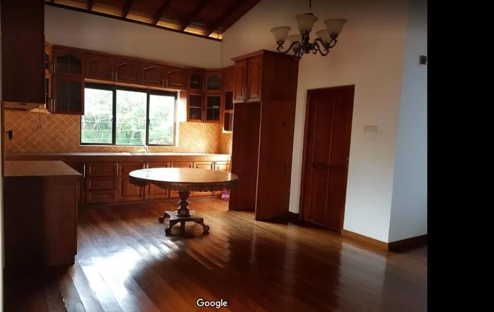 Restaurant/places to eat, Bathroom in Kandy Unique Hotel