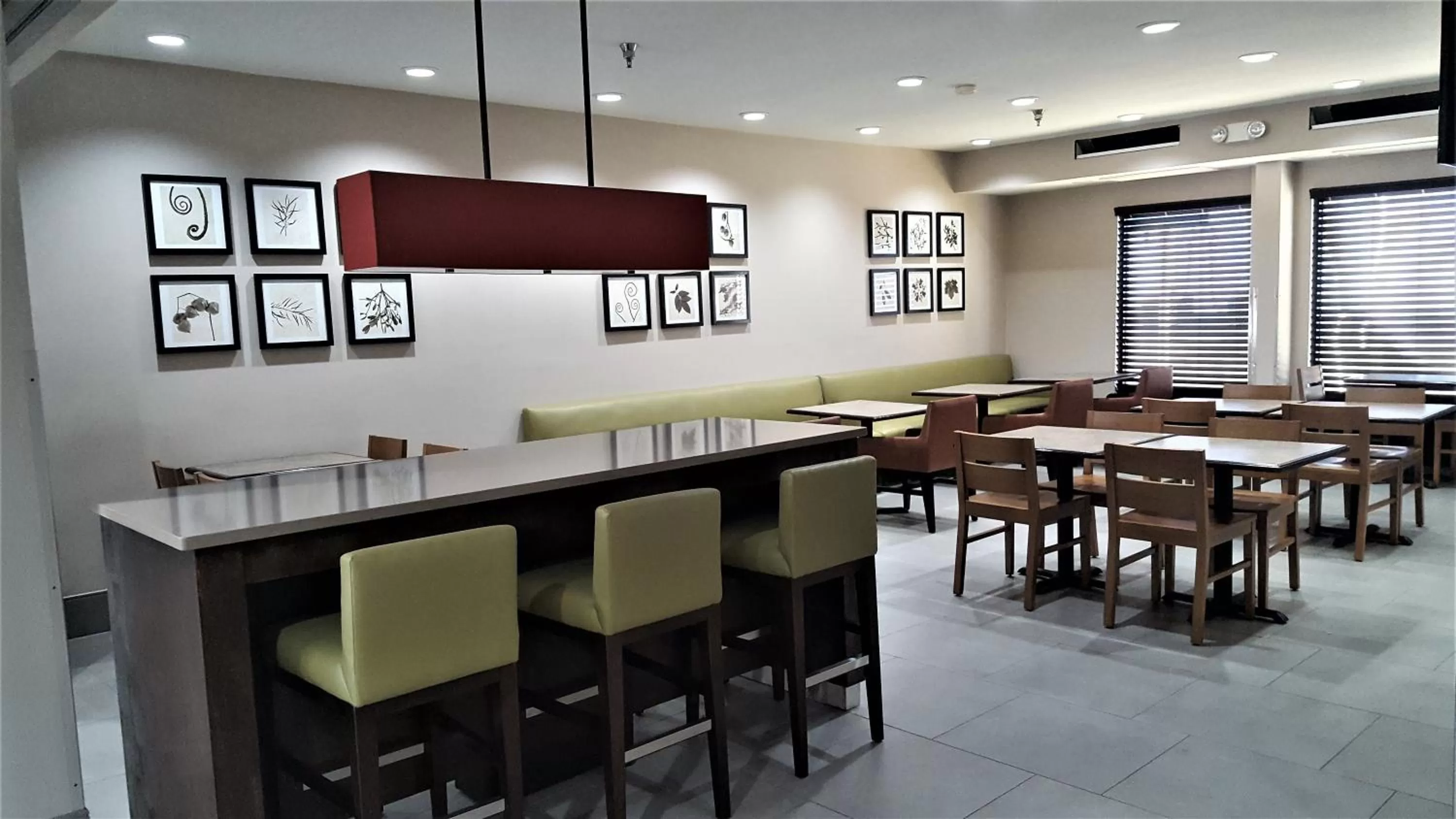 Breakfast in Country Inn & Suites by Radisson, Bryant Little Rock , AR