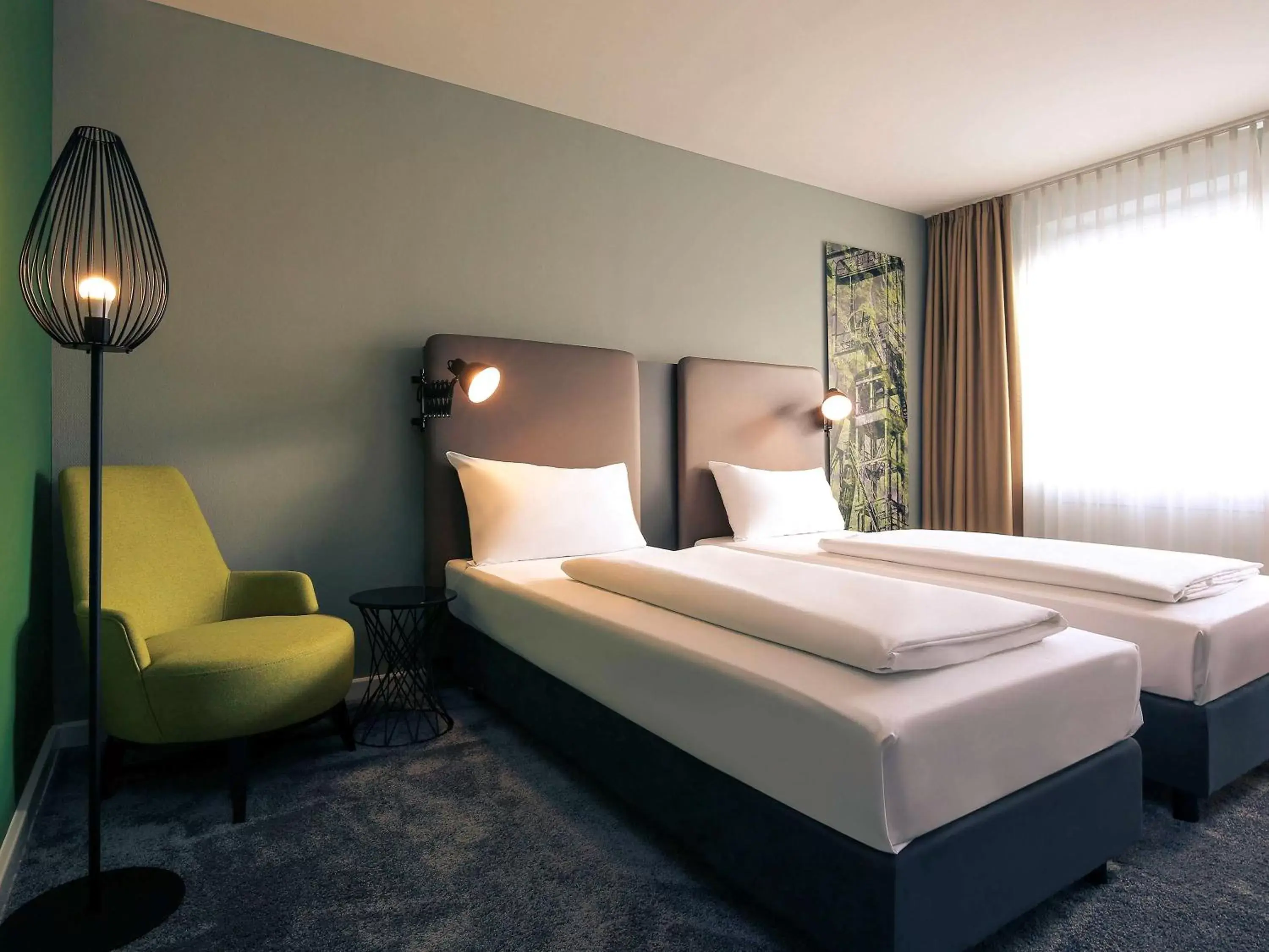 Photo of the whole room, Bed in Mercure Hotel Plaza Essen