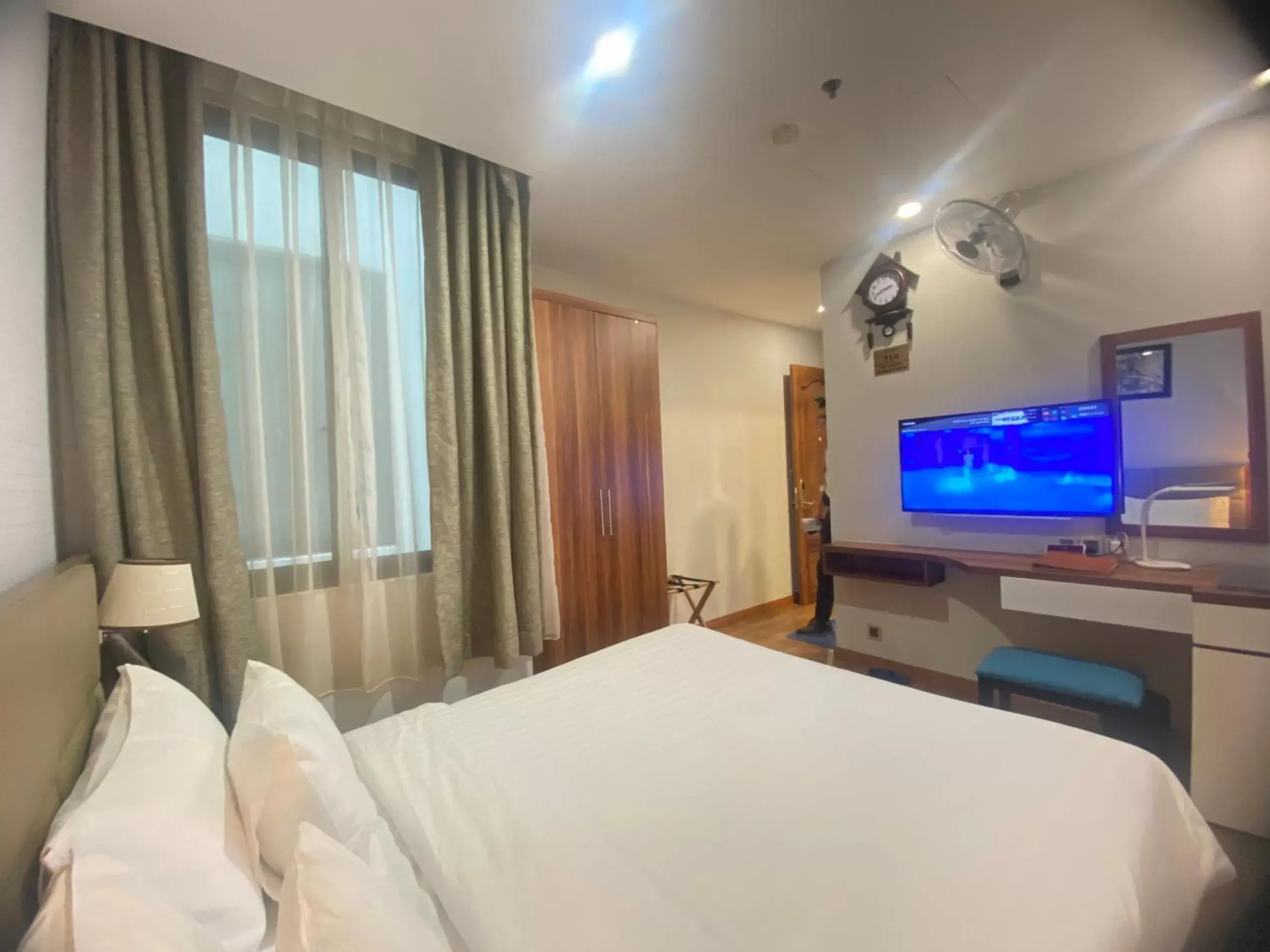 Deluxe Double or Twin Room in A25 Premium Hotel - 29 Lê Thị Hồng Gấm Deluxe Double or Twin Room in A25 Premium Hotel - 29 Lê Thị Hồng Gấm