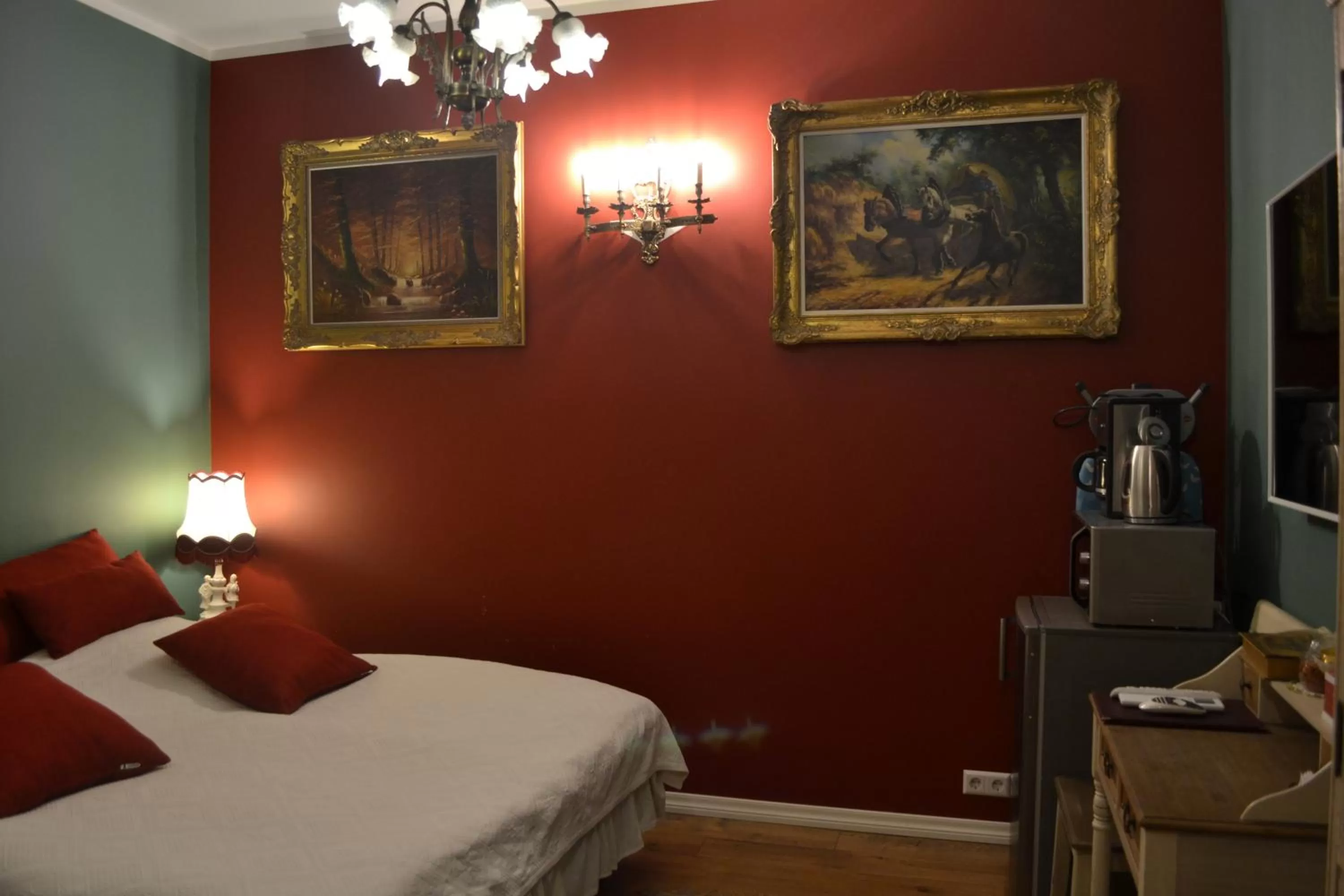 Bedroom, Bed in Alex Maja