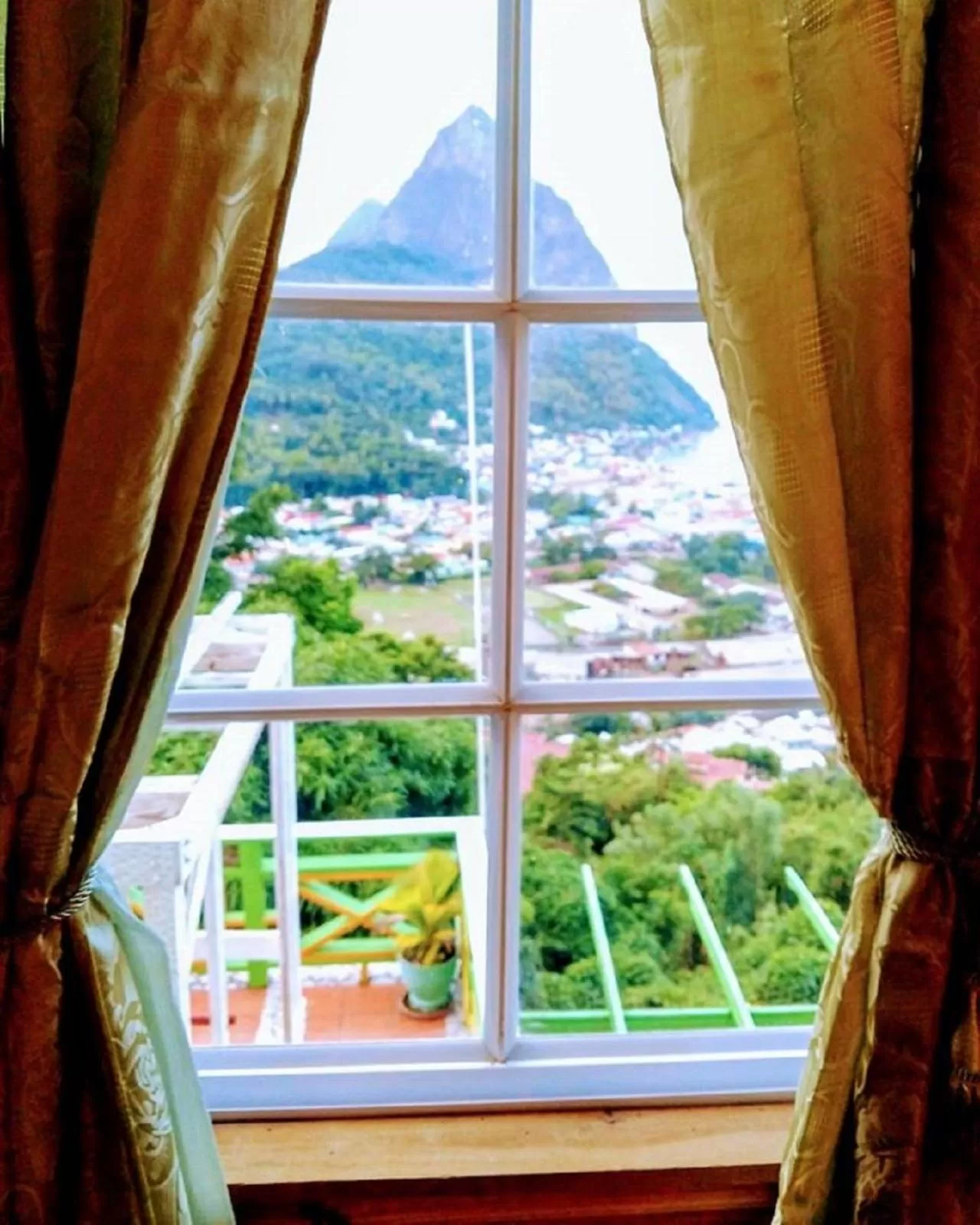Mountain view in Villa Des Pitons