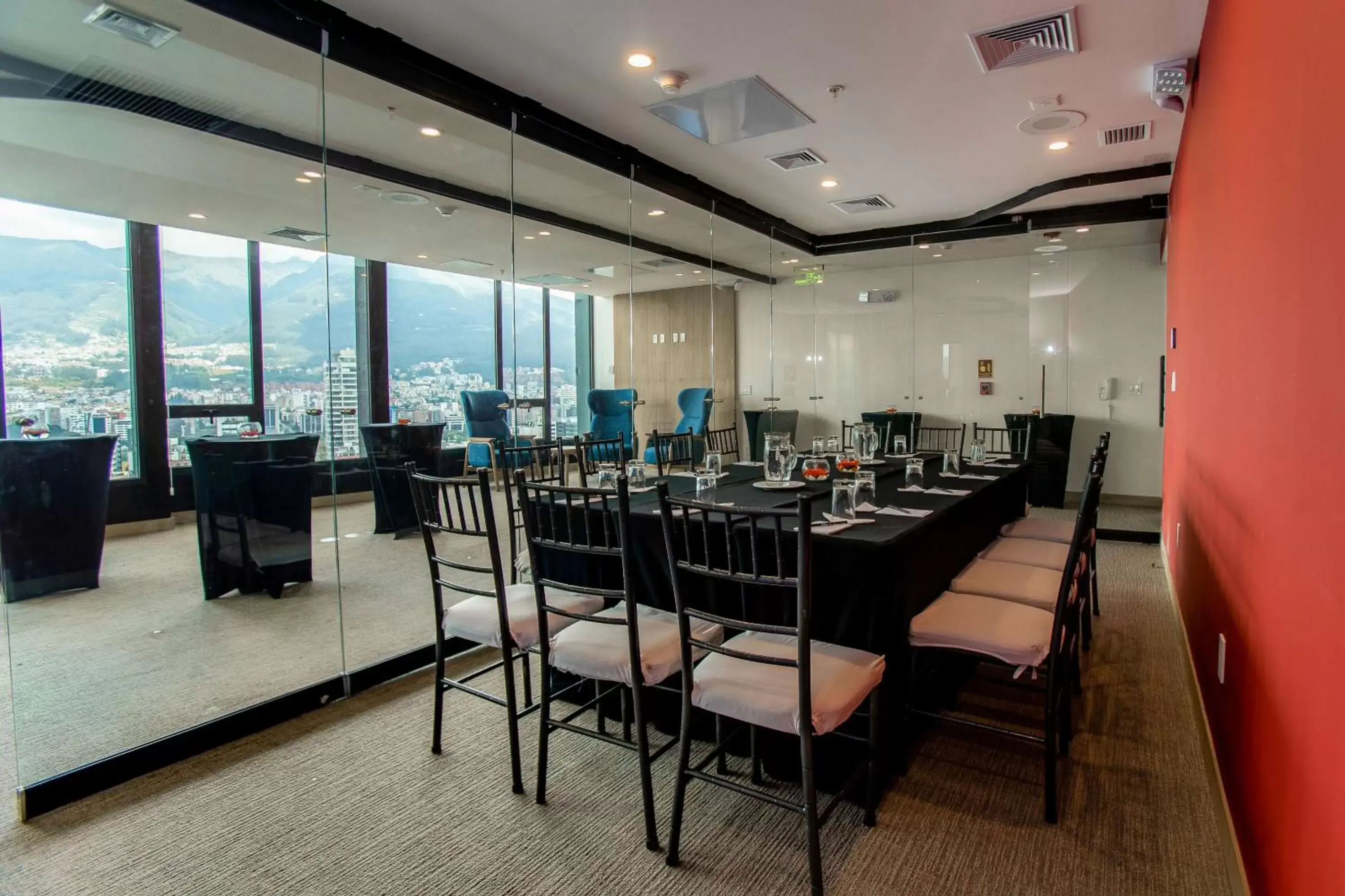 Meeting/conference room in Hampton By Hilton Quito La Carolina Park