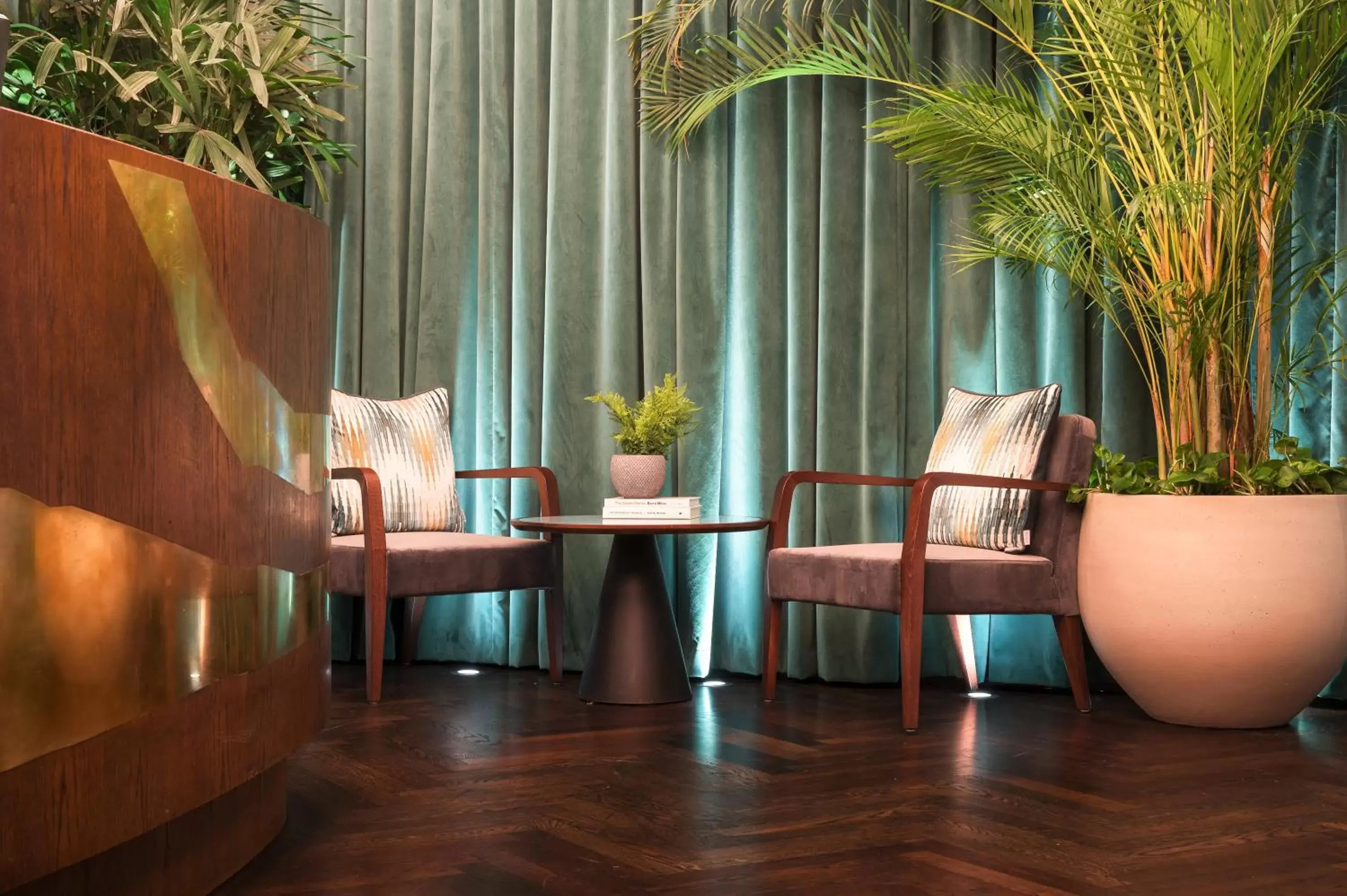 Lobby or reception, Seating Area in Hotel Indigo London - Kensington, an IHG Hotel