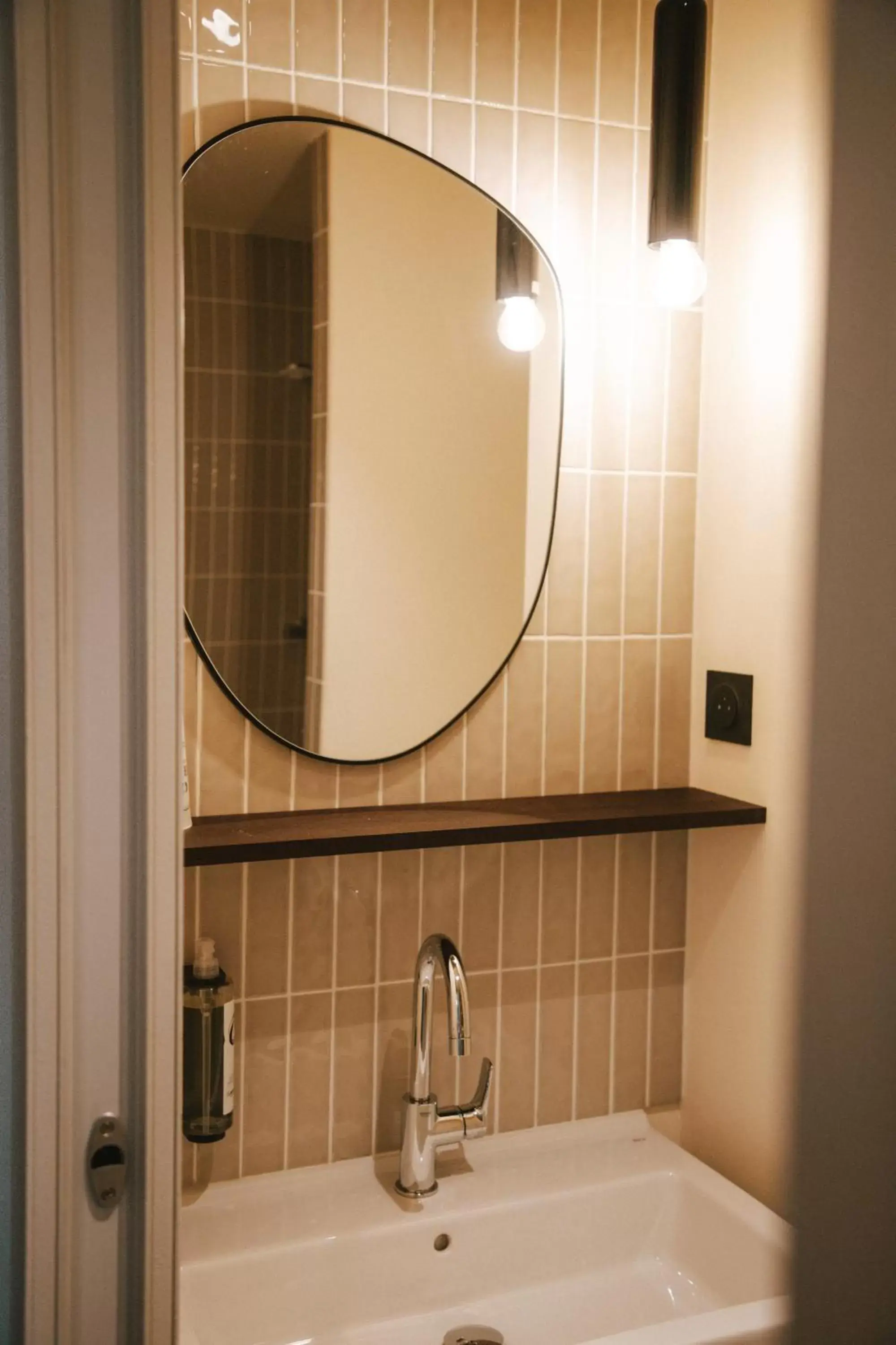 Bathroom in The Originals City, Hôtel Theo Limoges