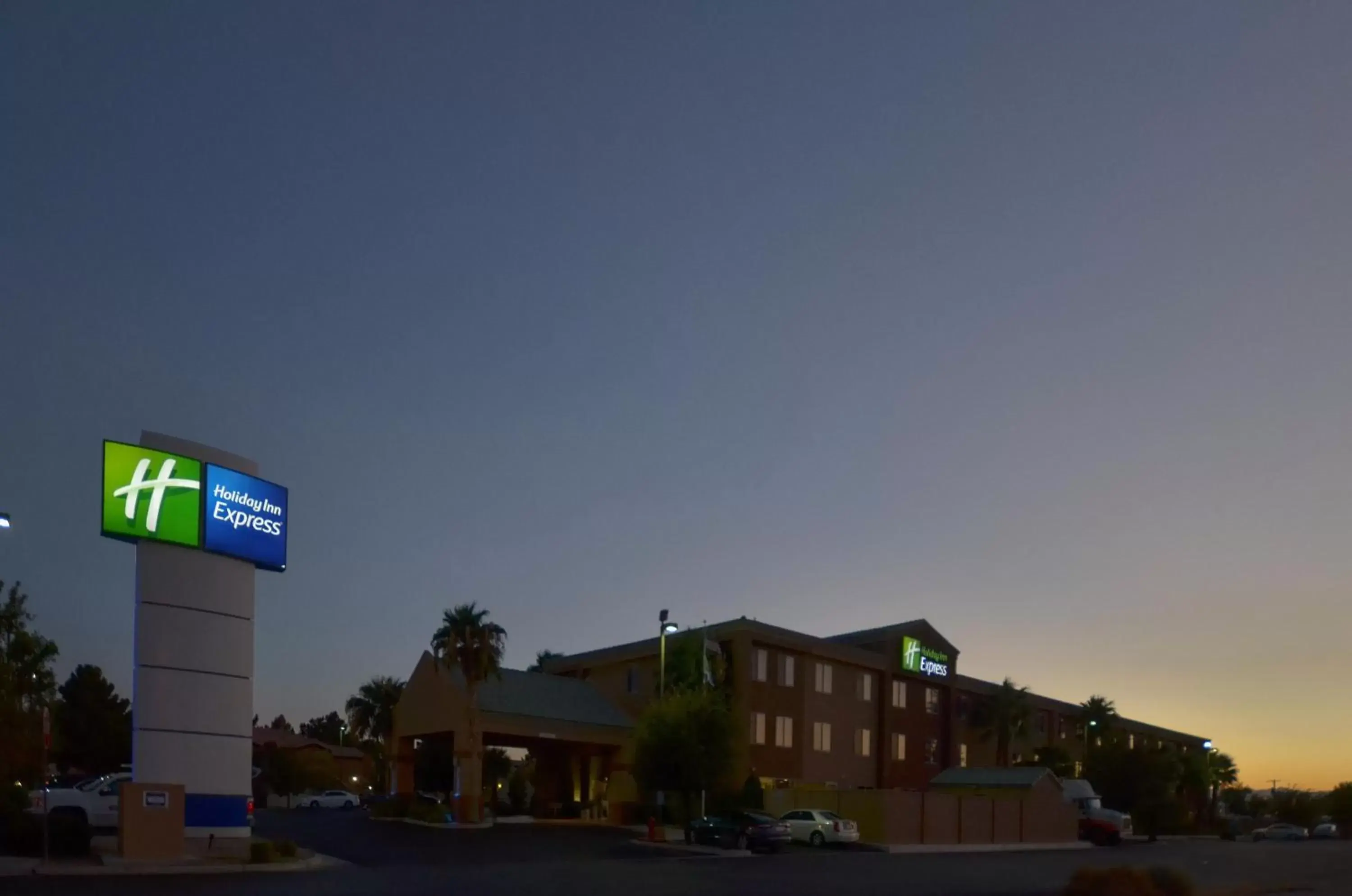 Property building in Holiday Inn Express Las Vegas-Nellis by IHG Property building in Holiday Inn Express Las Vegas-Nellis by IHG