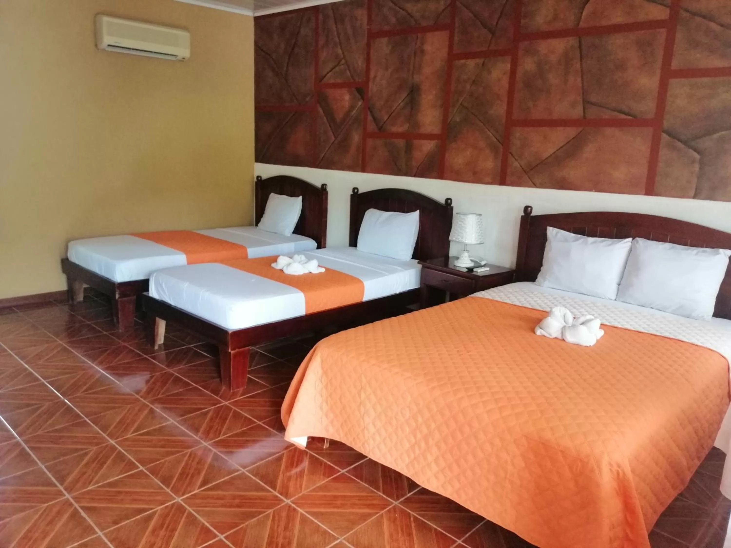 Standard Quadruple Room in Hotel termales de La Fortuna