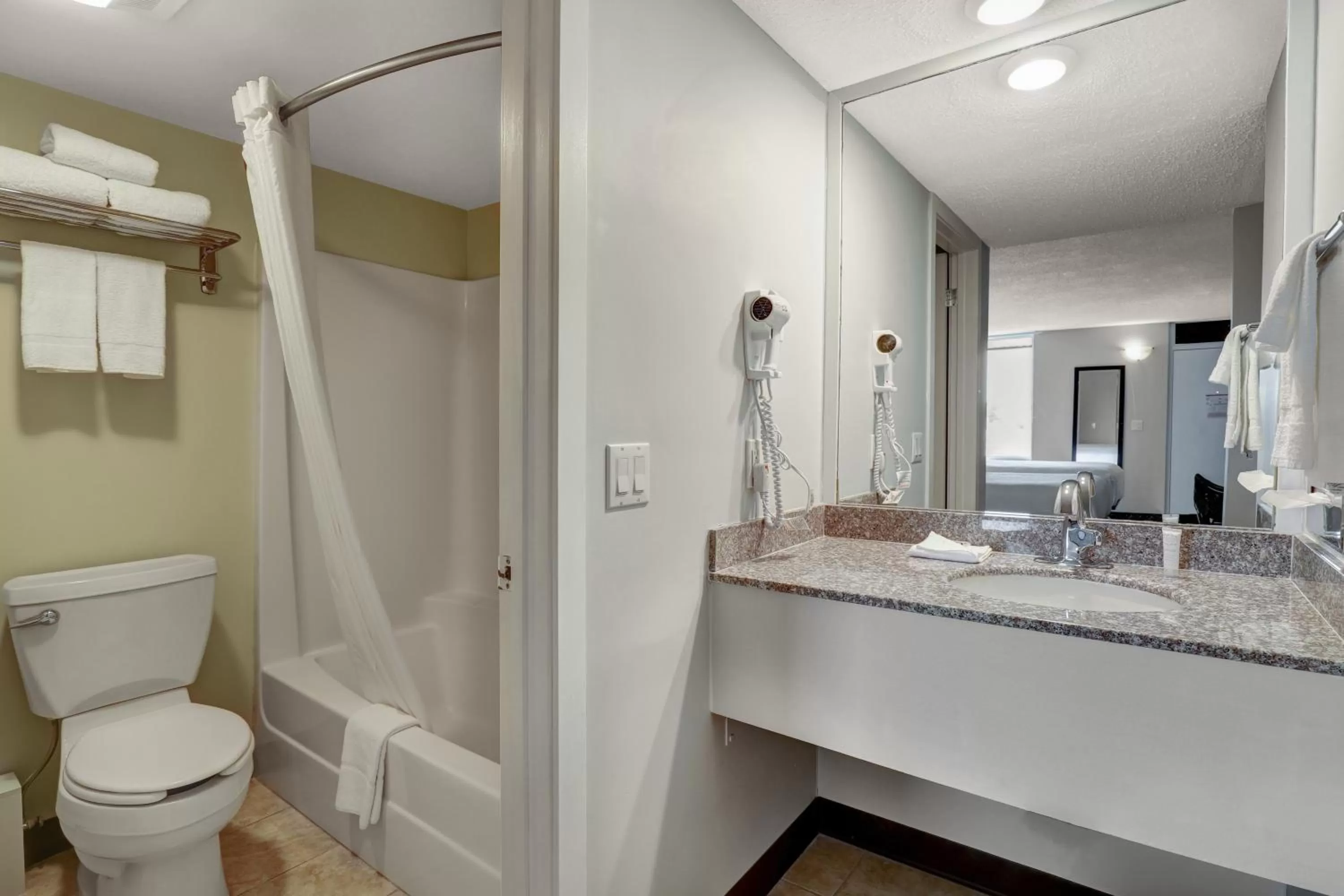 Bathroom in Motel 6 Brooks AB