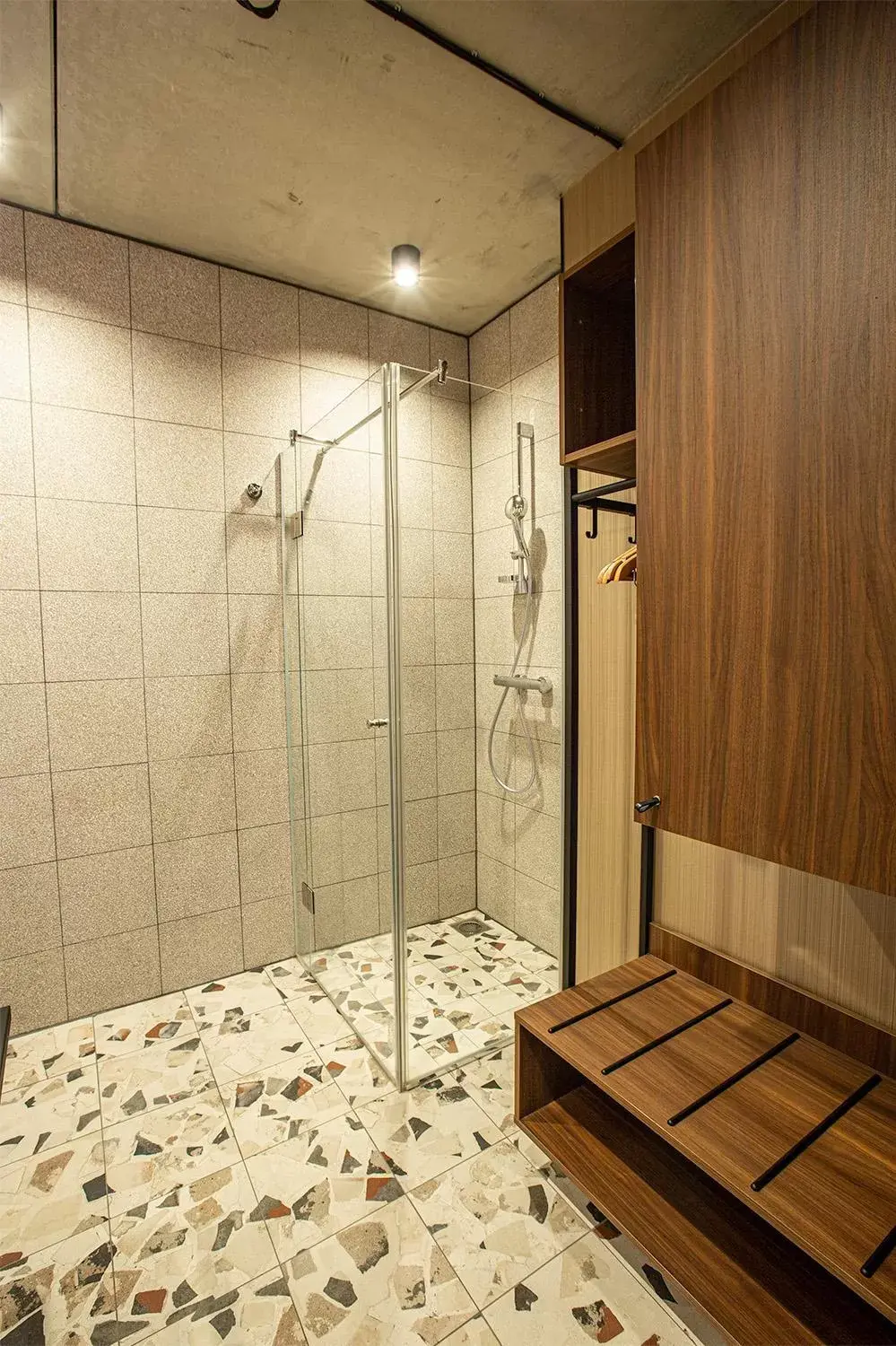 Shower, Bathroom in Inntel Hotels Amsterdam Landmark