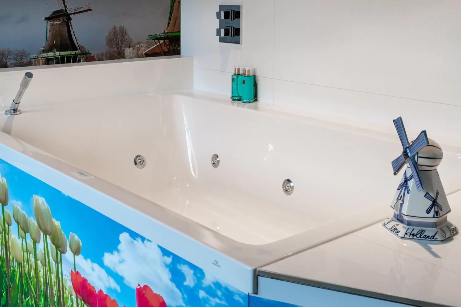 Bath in Hotel Mitland