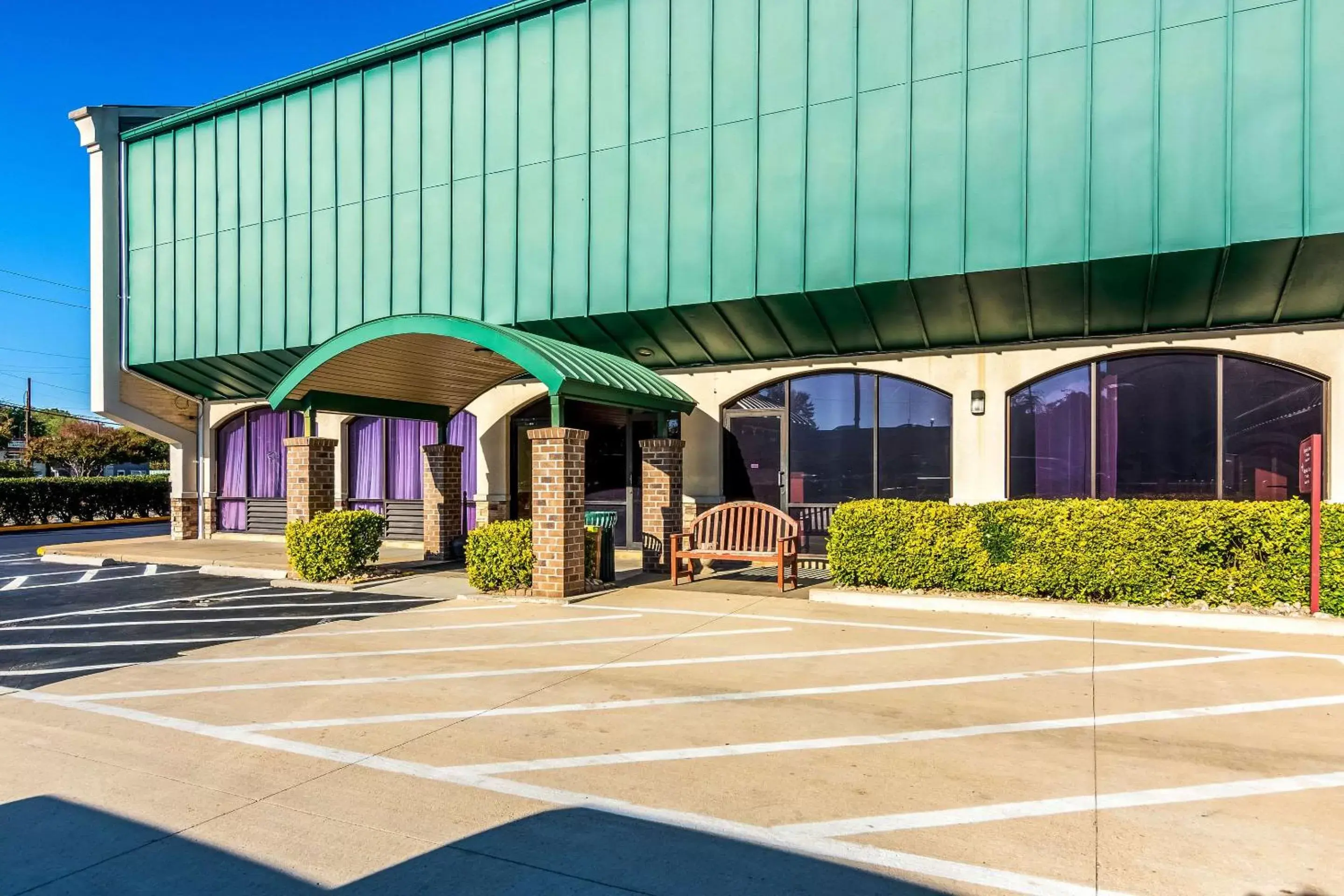 Property building in Hermitage Hotel Richmond Virginia Property building in Hermitage Hotel Richmond Virginia