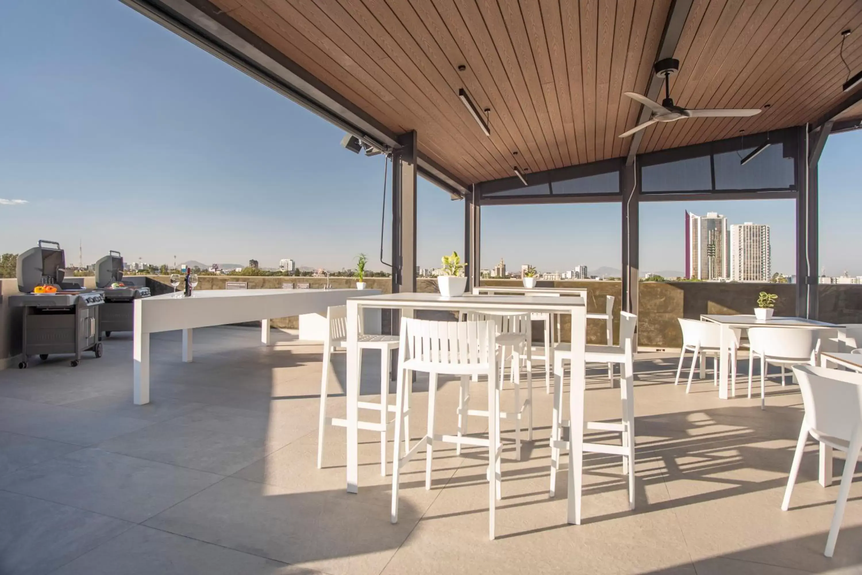 Balcony/Terrace, Restaurant/Places to Eat in Candlewood Suites - Guadalajara Galerias, an IHG Hotel