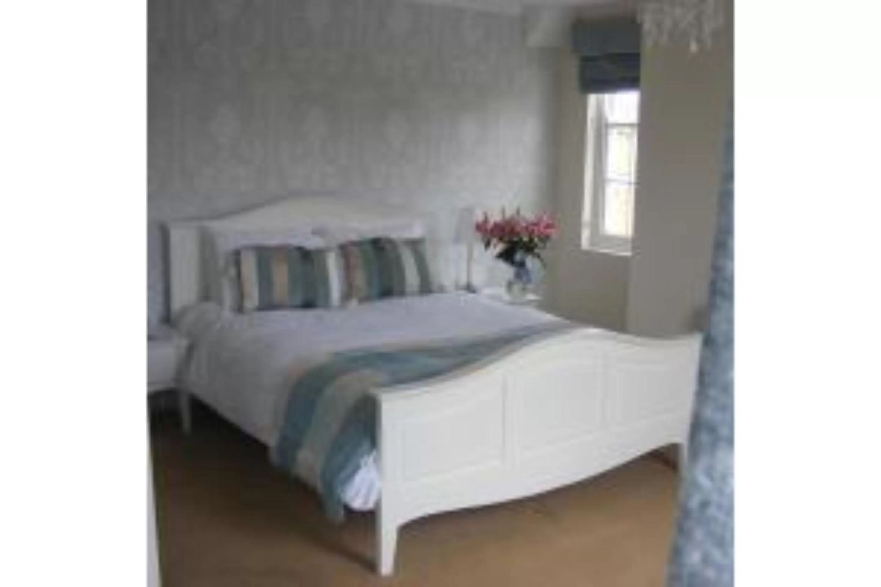 Bedroom, Bed in The Old Lodge