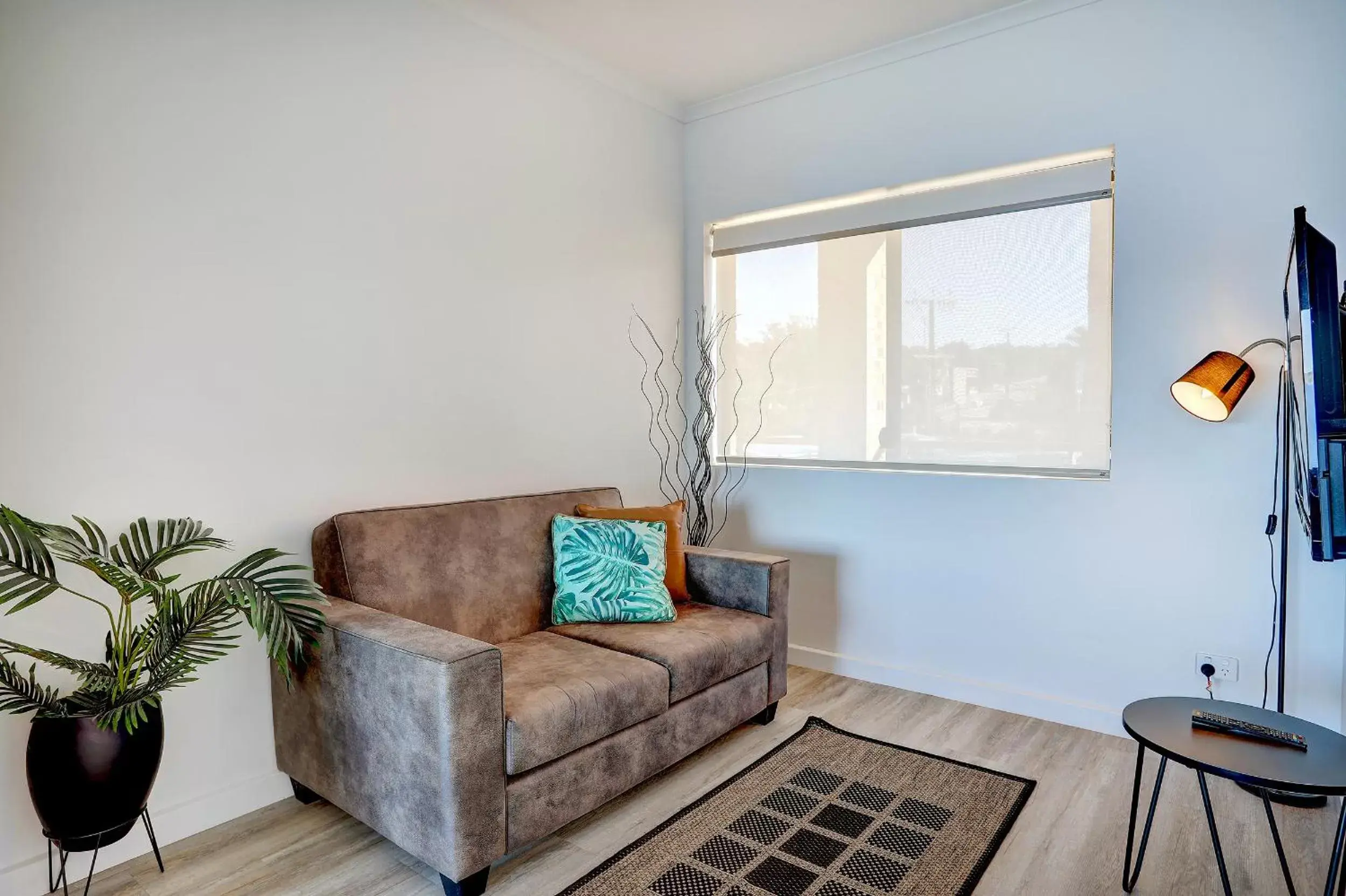 TV and multimedia, Seating Area in Limani Motel