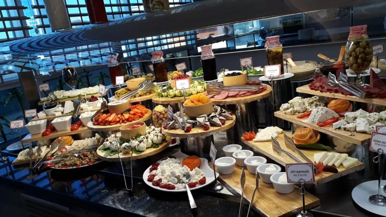 Buffet breakfast in Ramada by Wyndham Diyarbakir Buffet breakfast in Ramada by Wyndham Diyarbakir