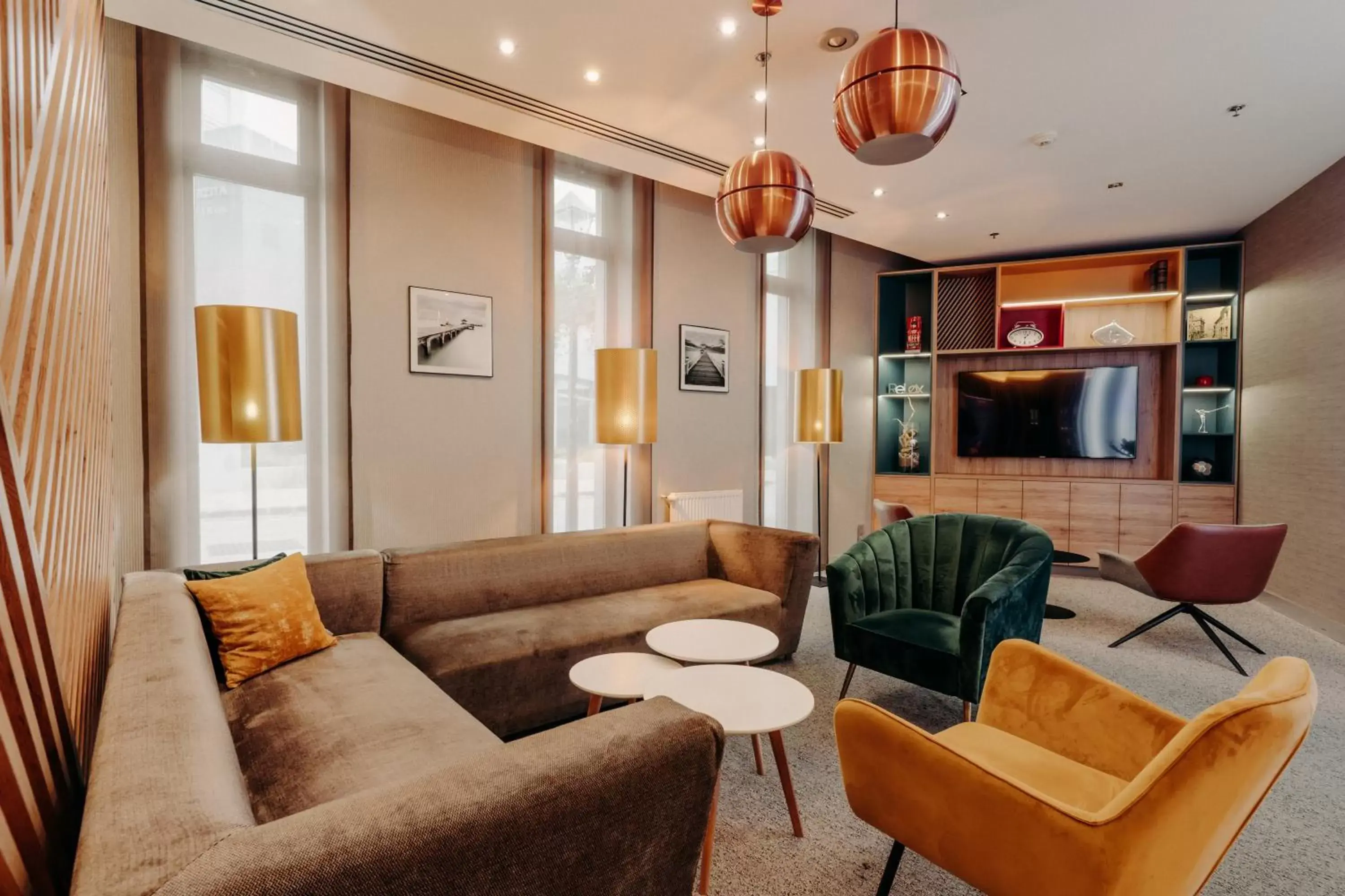 Lobby or reception, Lounge/Bar in Holiday Inn Trnava, an IHG Hotel