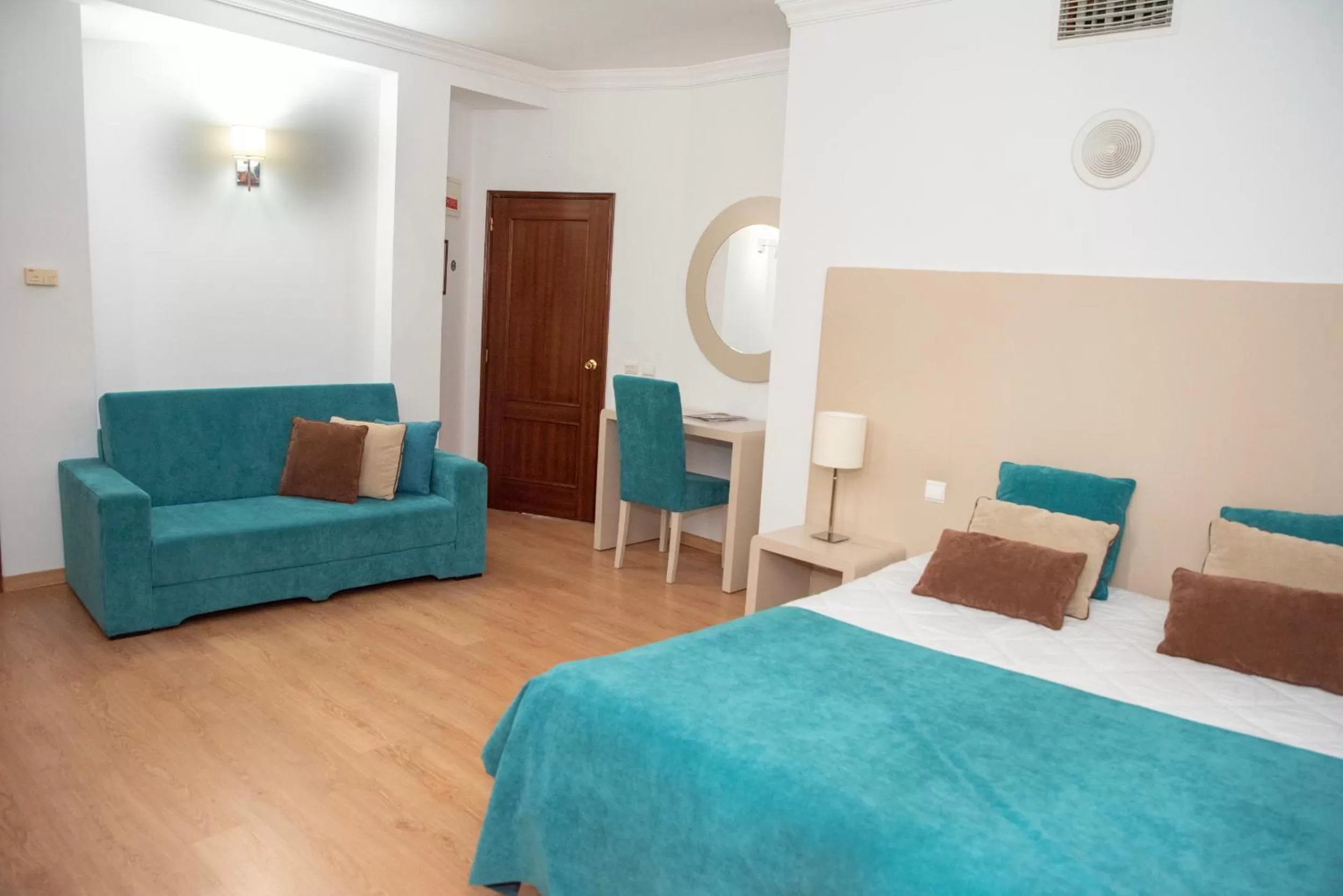 Photo of the whole room, Bed in Hotel Quinta do Viso